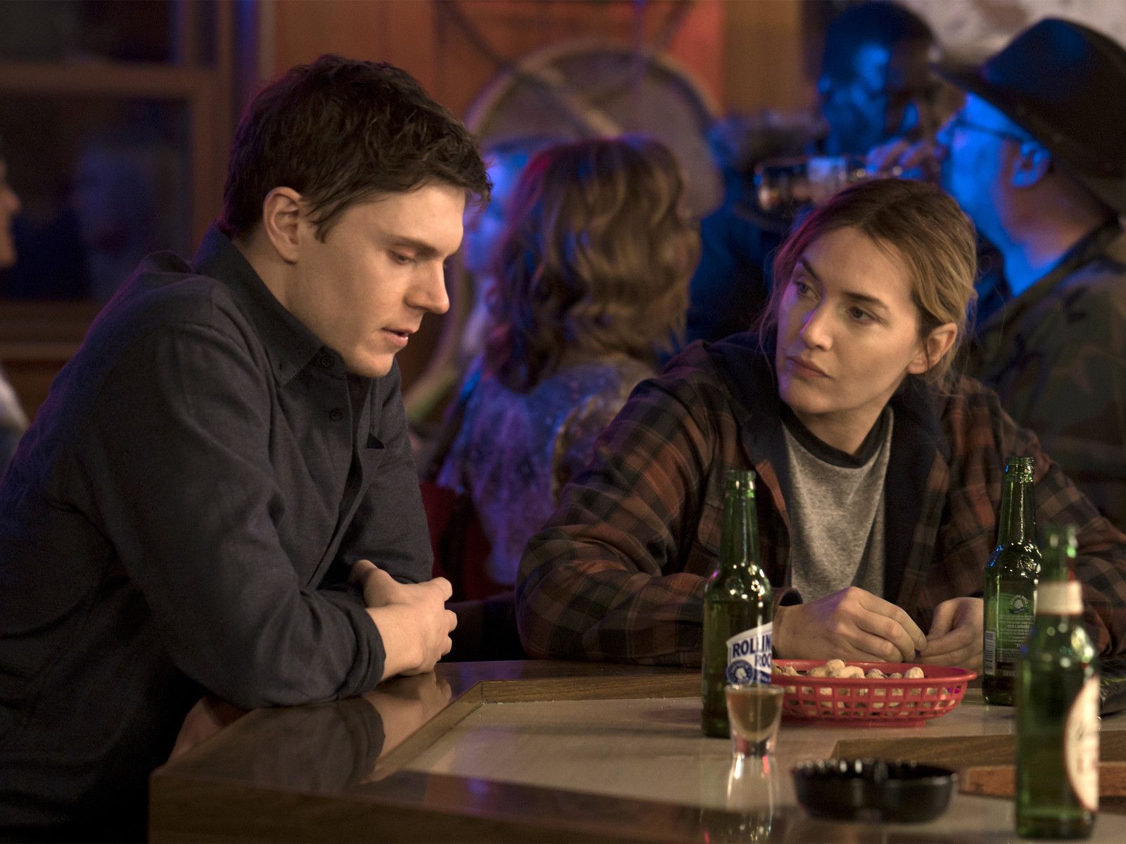 1600x1200 Prime Video: Mare Of Easttown Season 1