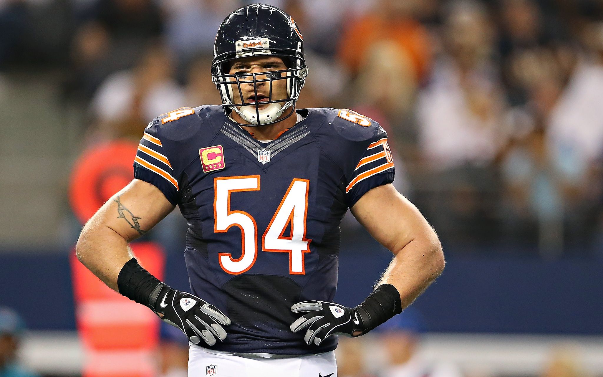 2048x1280 Open And Shut Urlacher Career in Photo