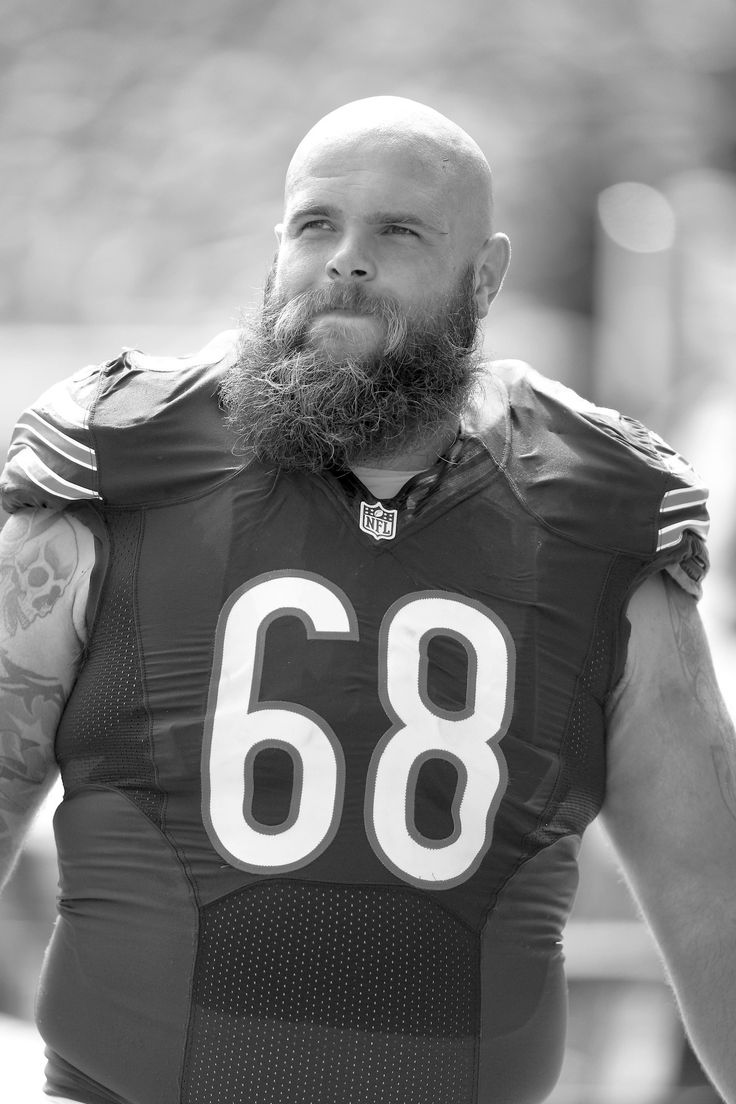 736x1104 Brian urlacher wallpaper. Peyton hillis, Chicago bears hipster, Bearded men