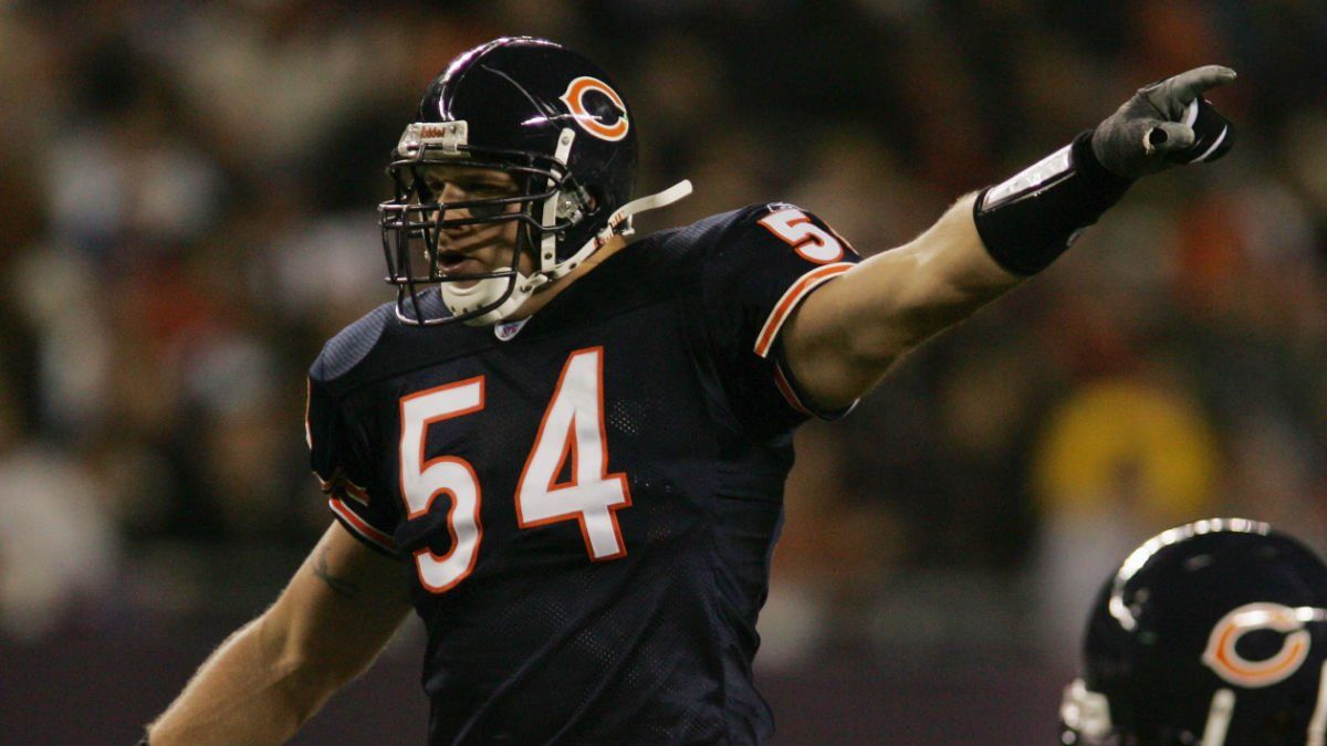 1200x675 Brian Urlacher Named to Football Hall of Fame