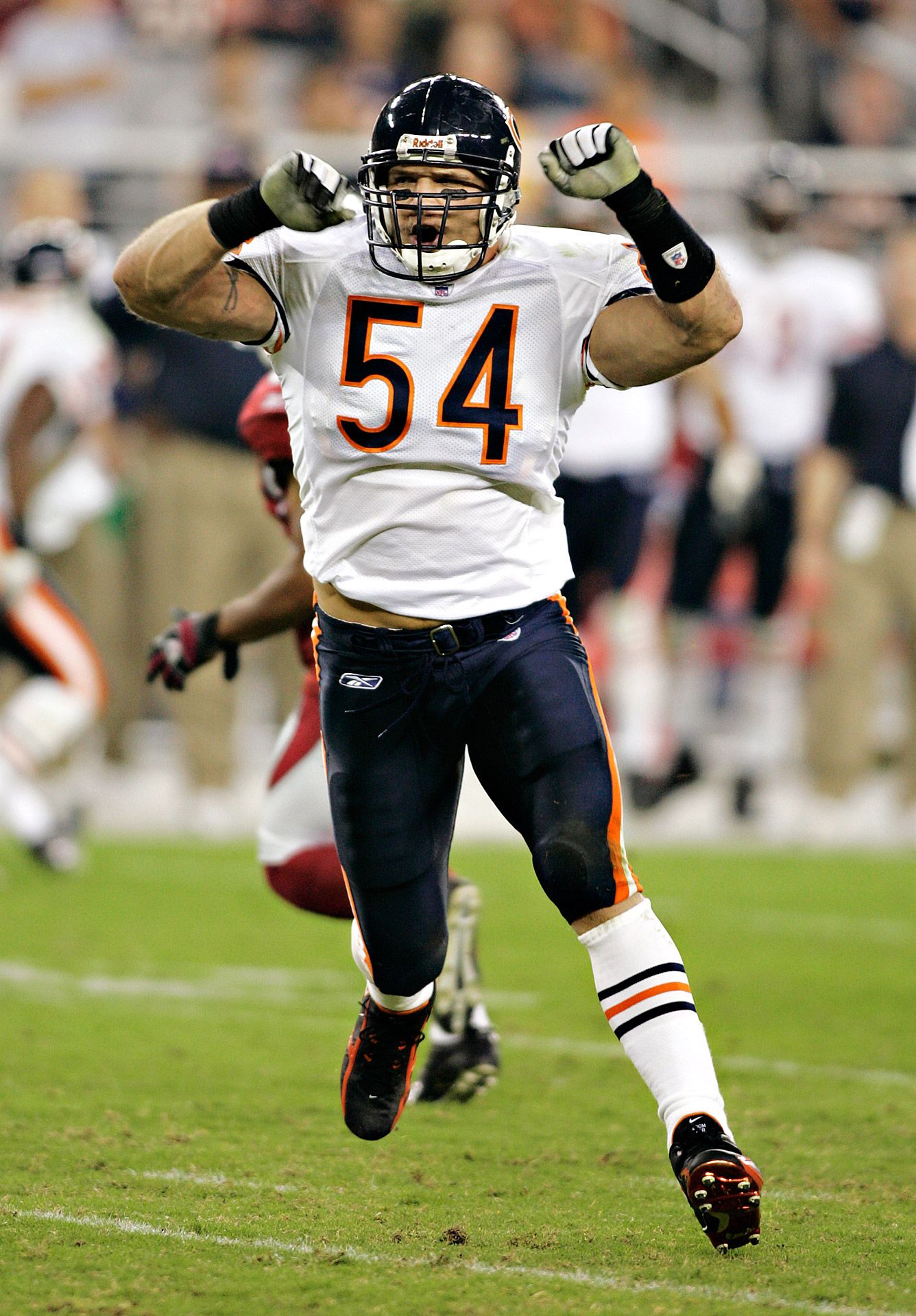 1336x1920 Open And Shut Urlacher Career in Photo