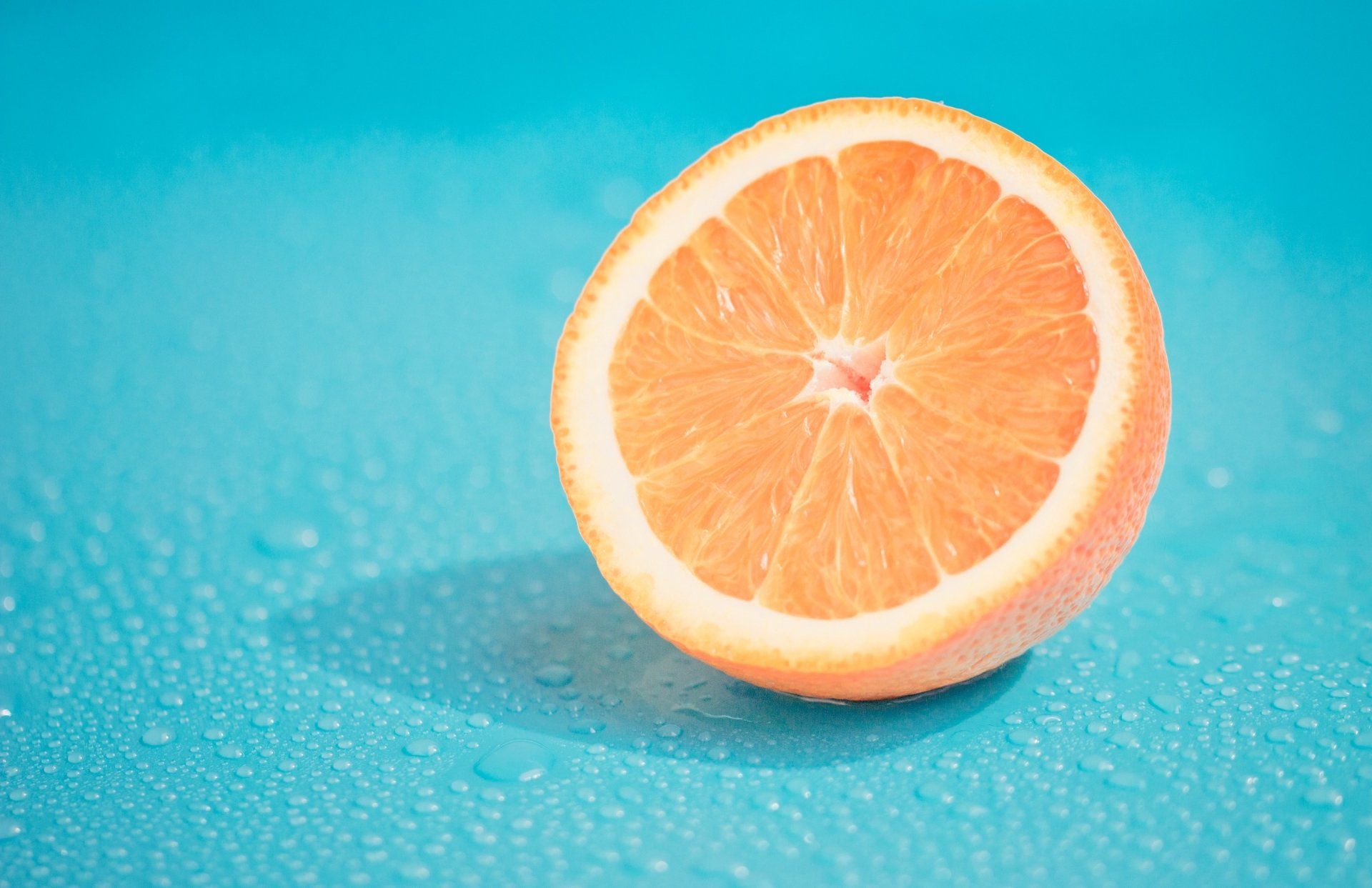 1920x1243 Vibrant Orange Delight: Fresh Fruit HD Wallpaper Blissx1865