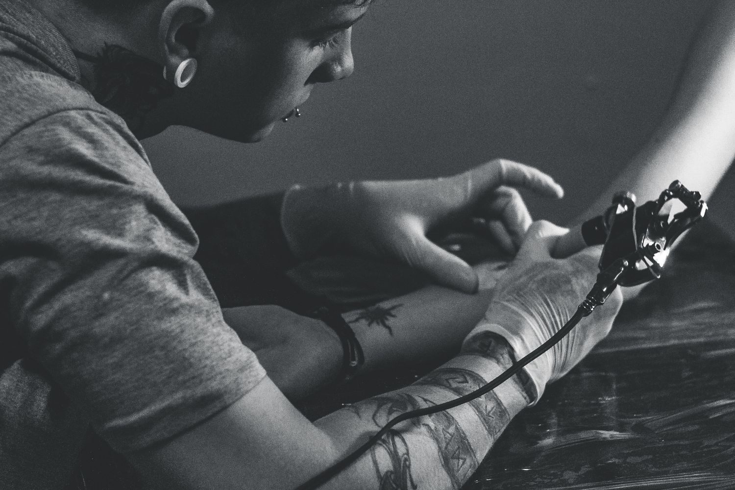 1500x1000 Tattoo Artist Photo, Download The BEST Free Tattoo Artist & HD Image