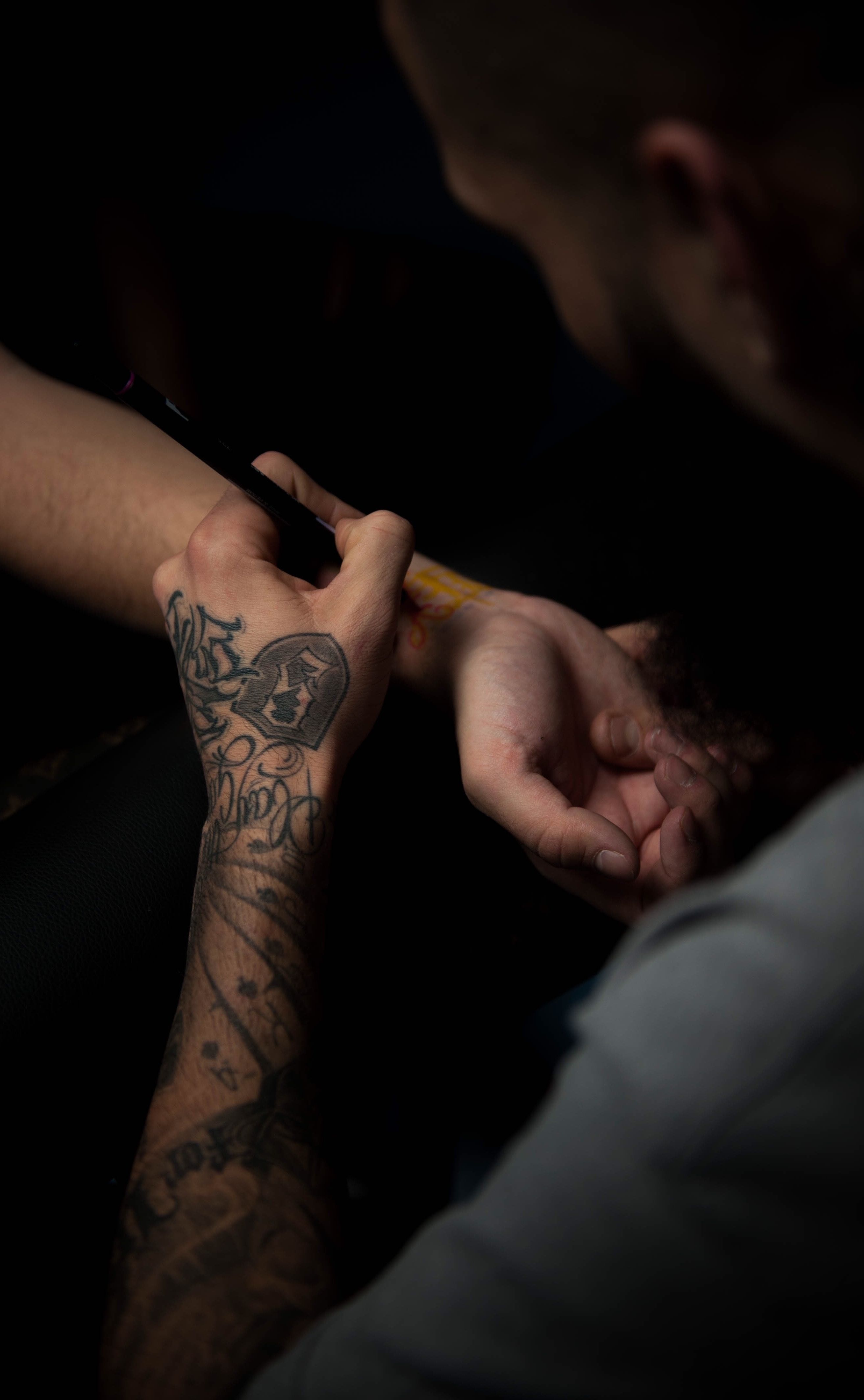 2626x4256 Tattoo Artist Phone Wallpaper: Free 4K & HD Downloads