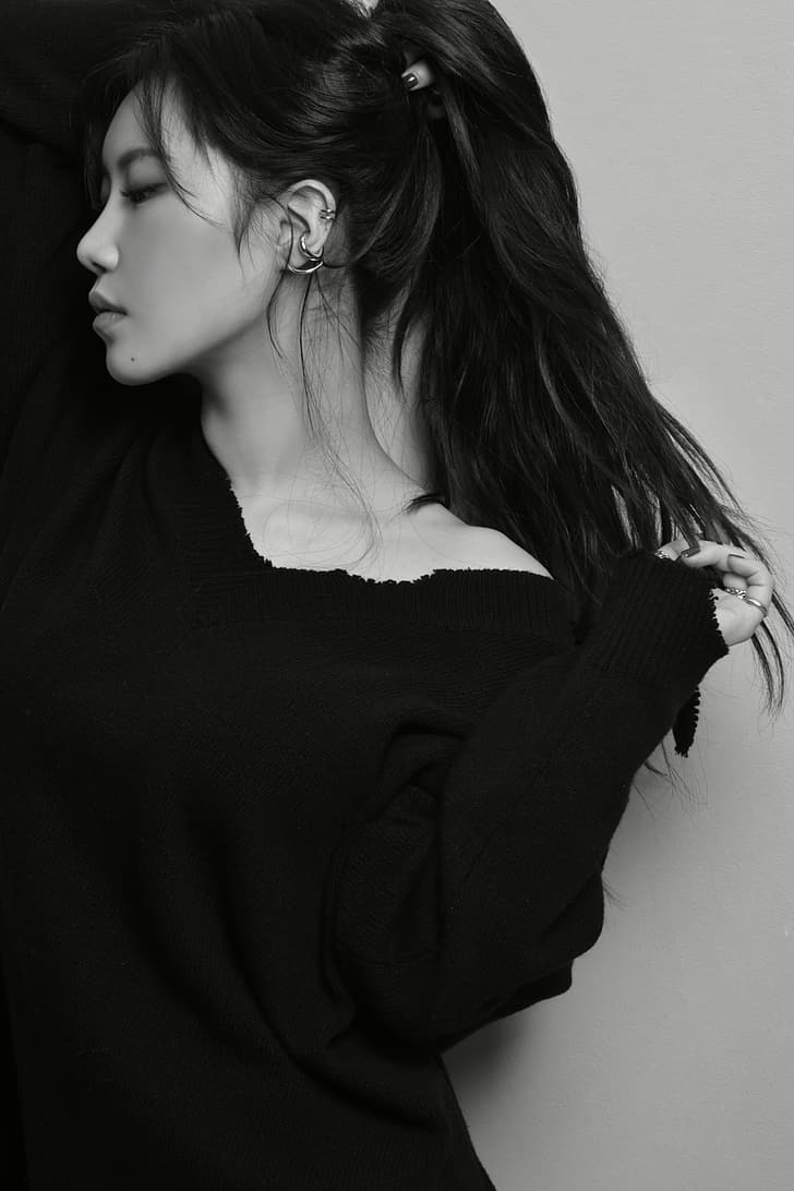 728x1092 HD Wallpaper: Yezi, K Pop, Korean Women, Monochrome, Fiestar, Hoop Earrings