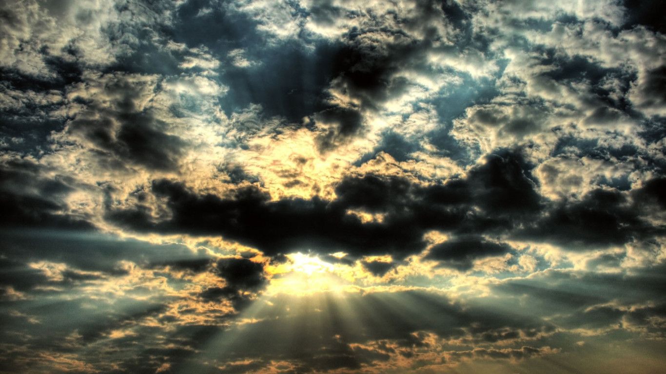 1366x768 Dark Clouds High Definition Wallpaper 08742