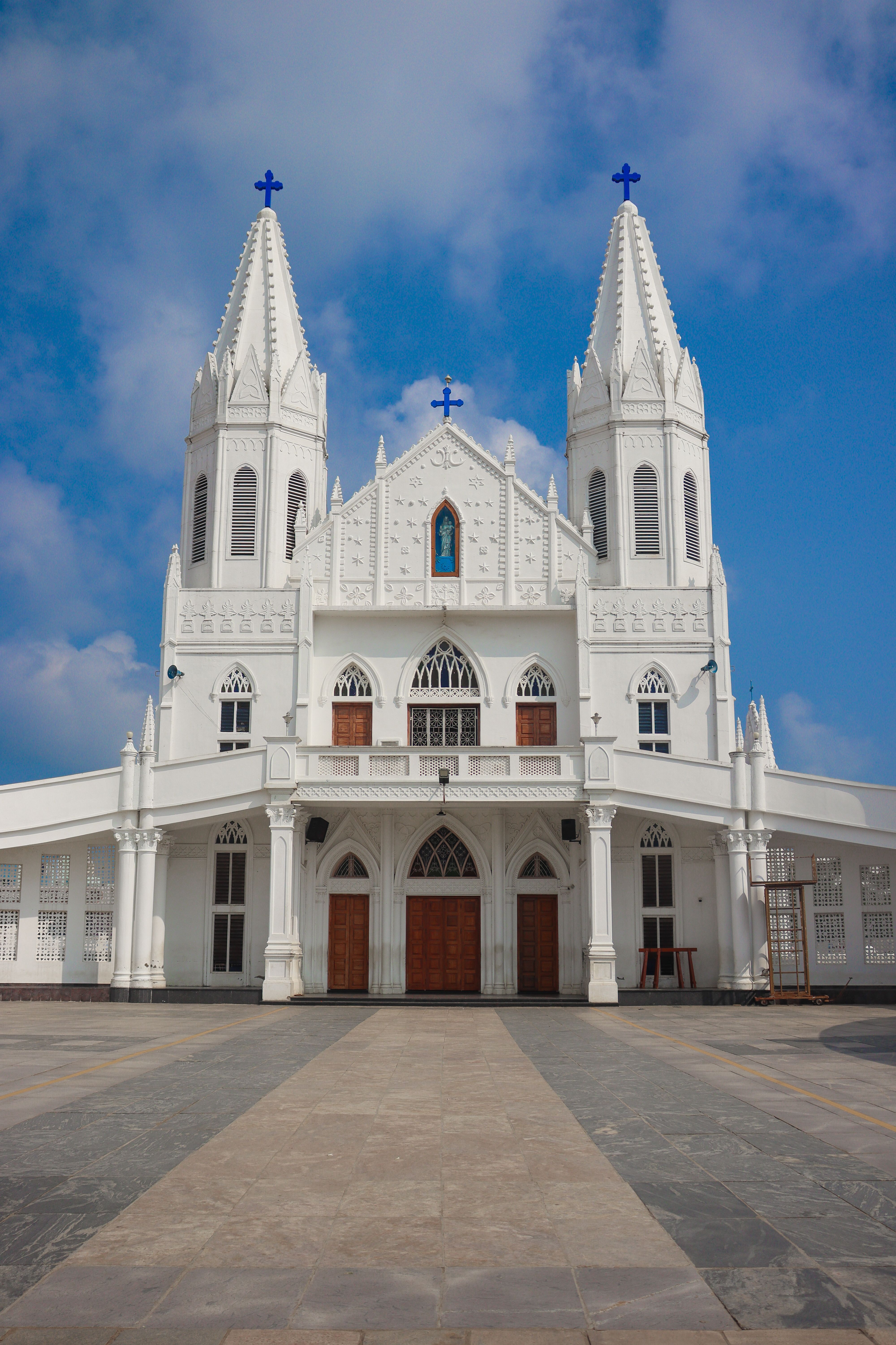 4000x6000 Majestic White Church Against Blue Sky · Free