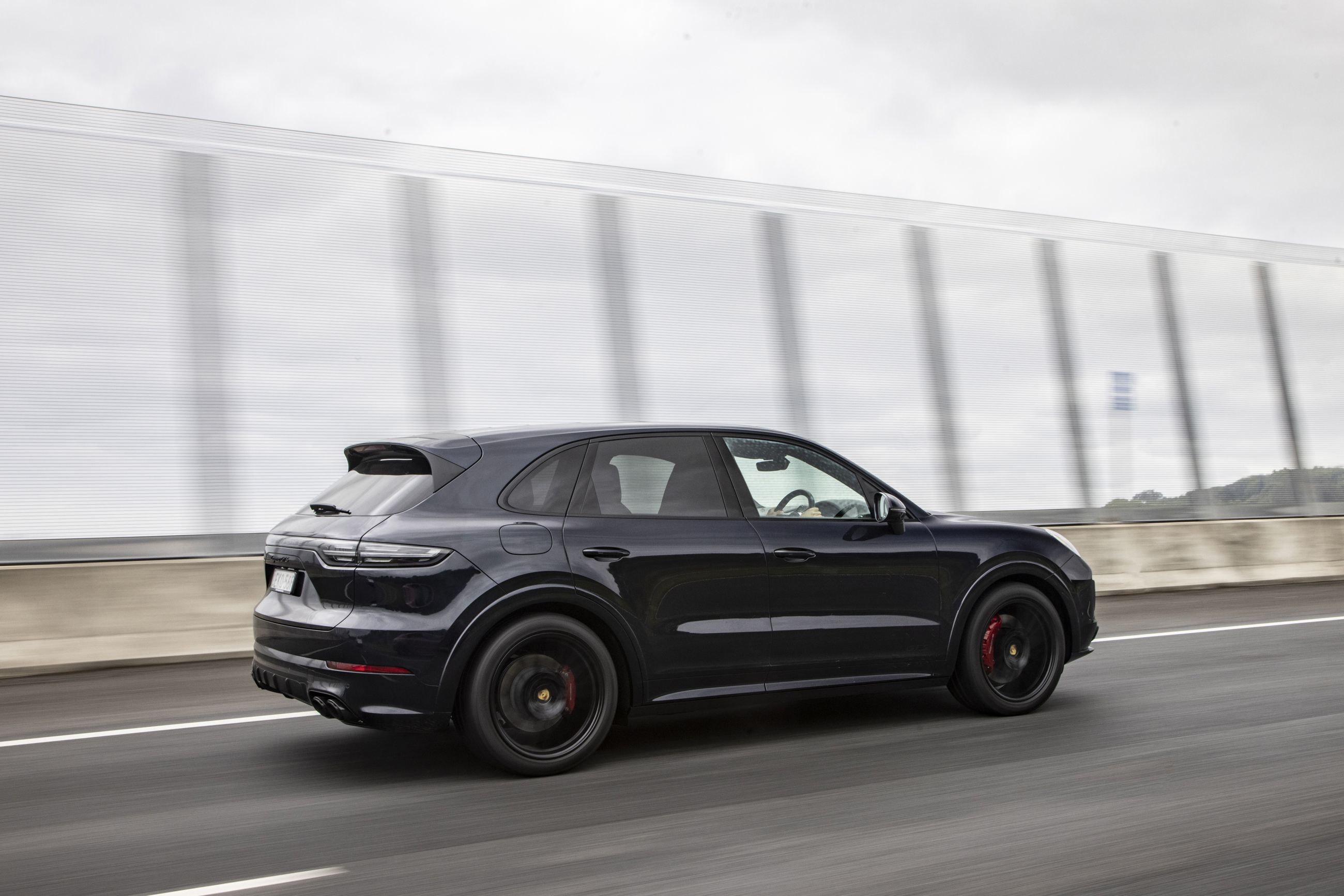 2600x1734 Download Porsche Cayenne SUV Vehicle Porsche Cayenne GTS HD Wallpaperx1734