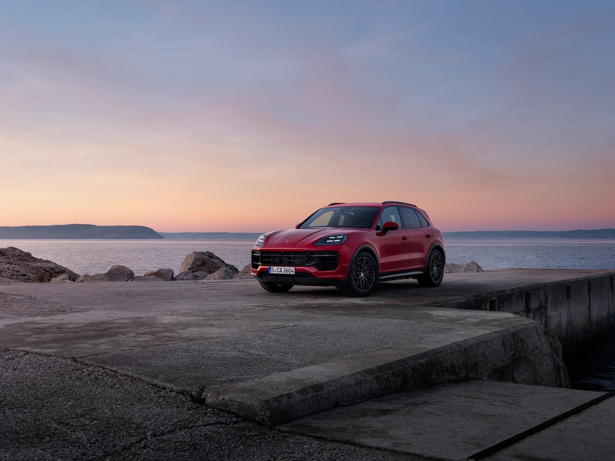 1200x900 See Photo of the 2025 Porsche Cayenne GTS