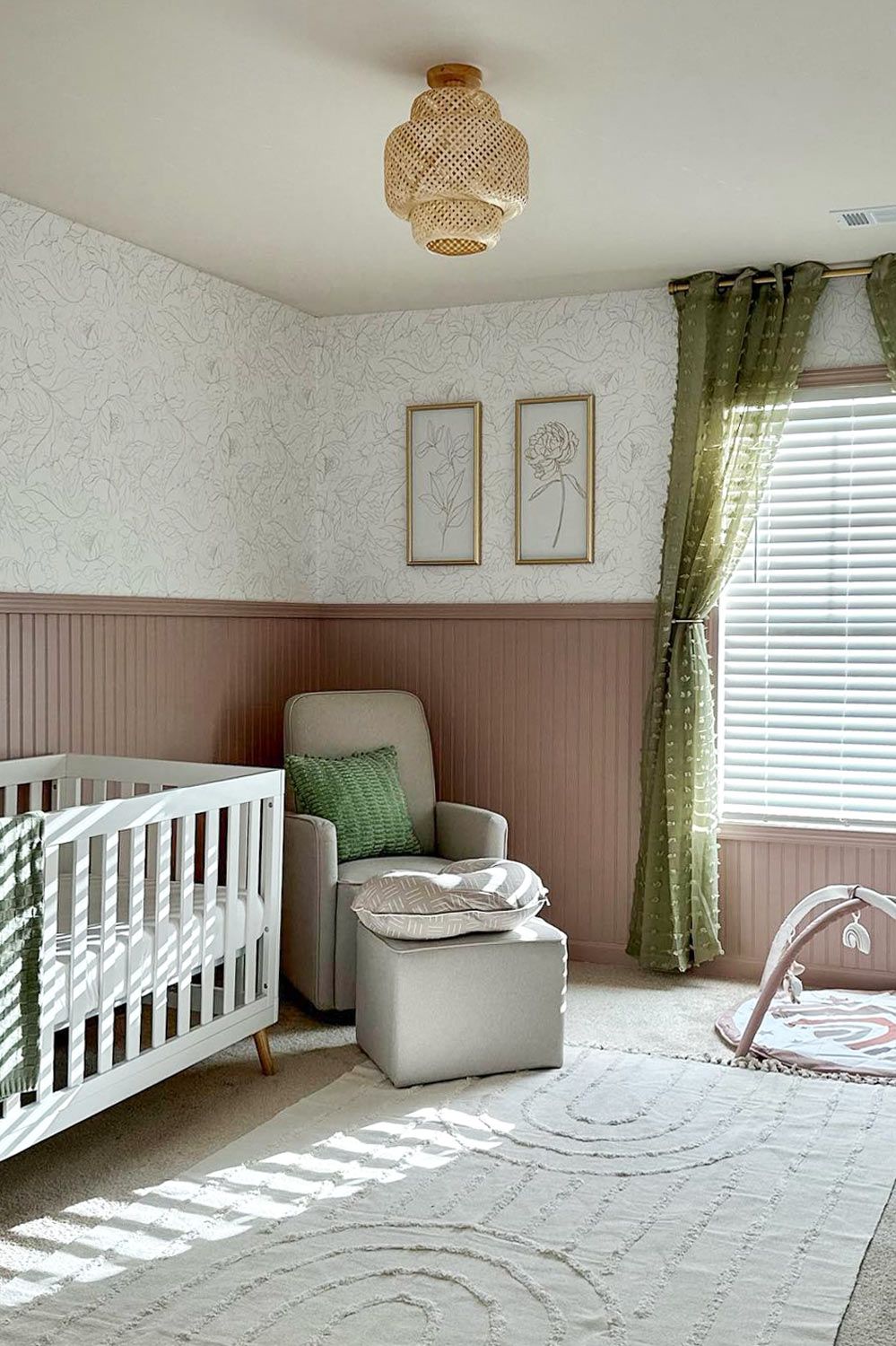 999x1500 Kids' Room Wallpaper: Creating a Fun & Dreamy Design