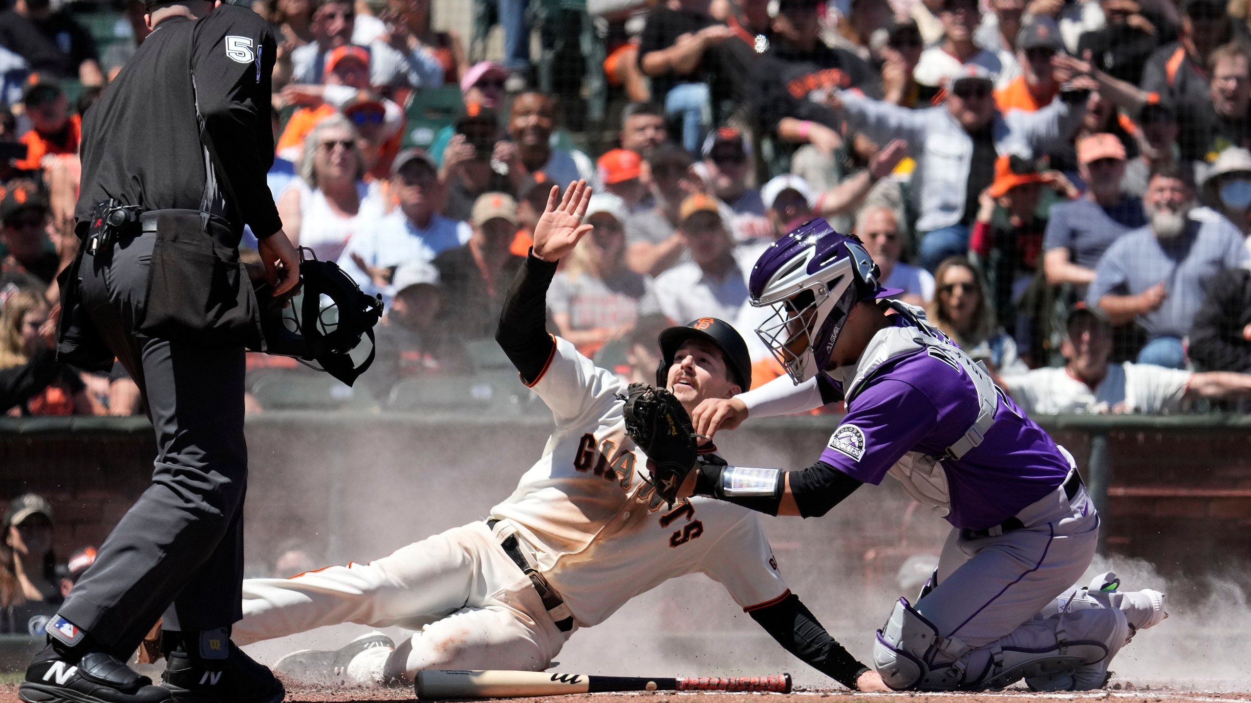 2560x1440 Crawford homers, Giants beat Rockies for 10th straight time
