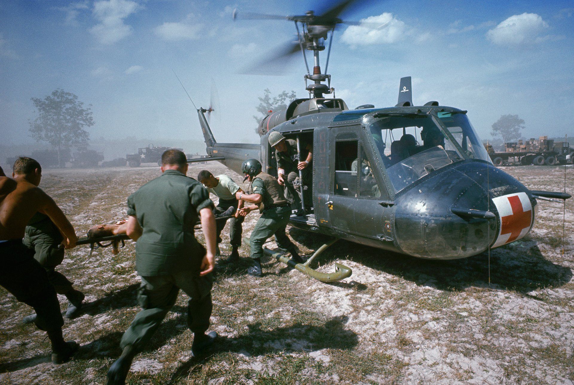 1920x1286 Download Military Bell UH 1A Medevac HD Wallpaperx2006