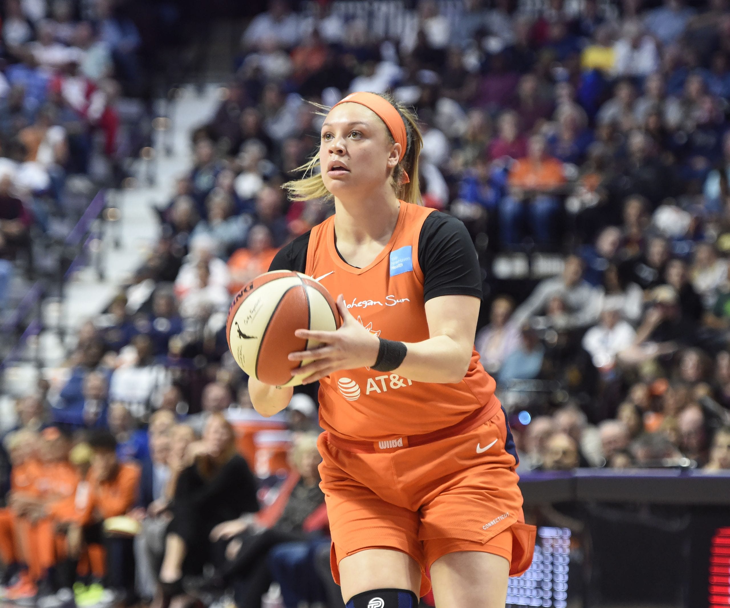 2560x2133 Lynx Re Sign Guard Rachel Banham