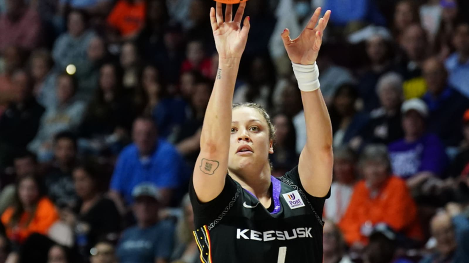 1600x900 Banham sets WNBA record as Sun pull away from Mercury