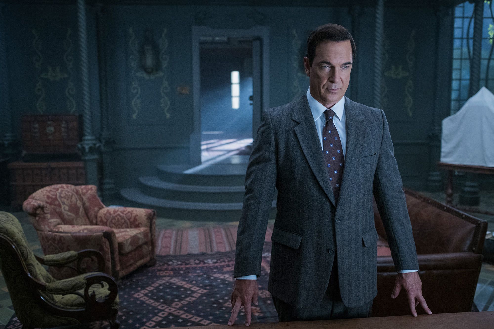 2000x1333 First Look & Teaser: Patrick Warburton In Netflix's 'Lemony Snicket's A Series of Unfortunate Events' TV Series