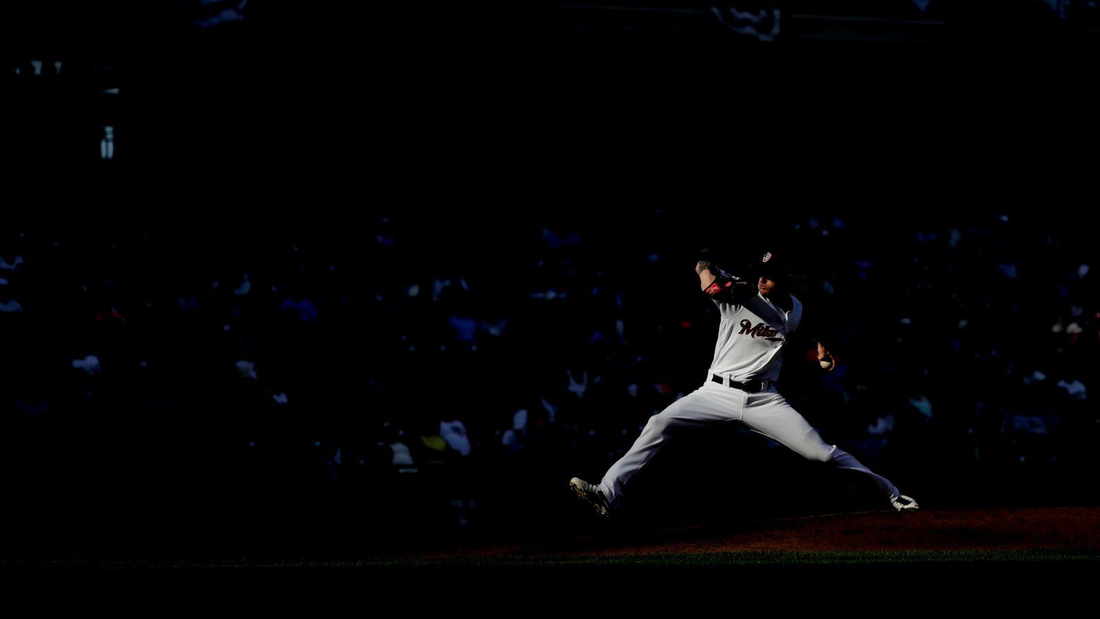 1600x900 With a Loud Ovation, Baseball Shows Its Whiteness