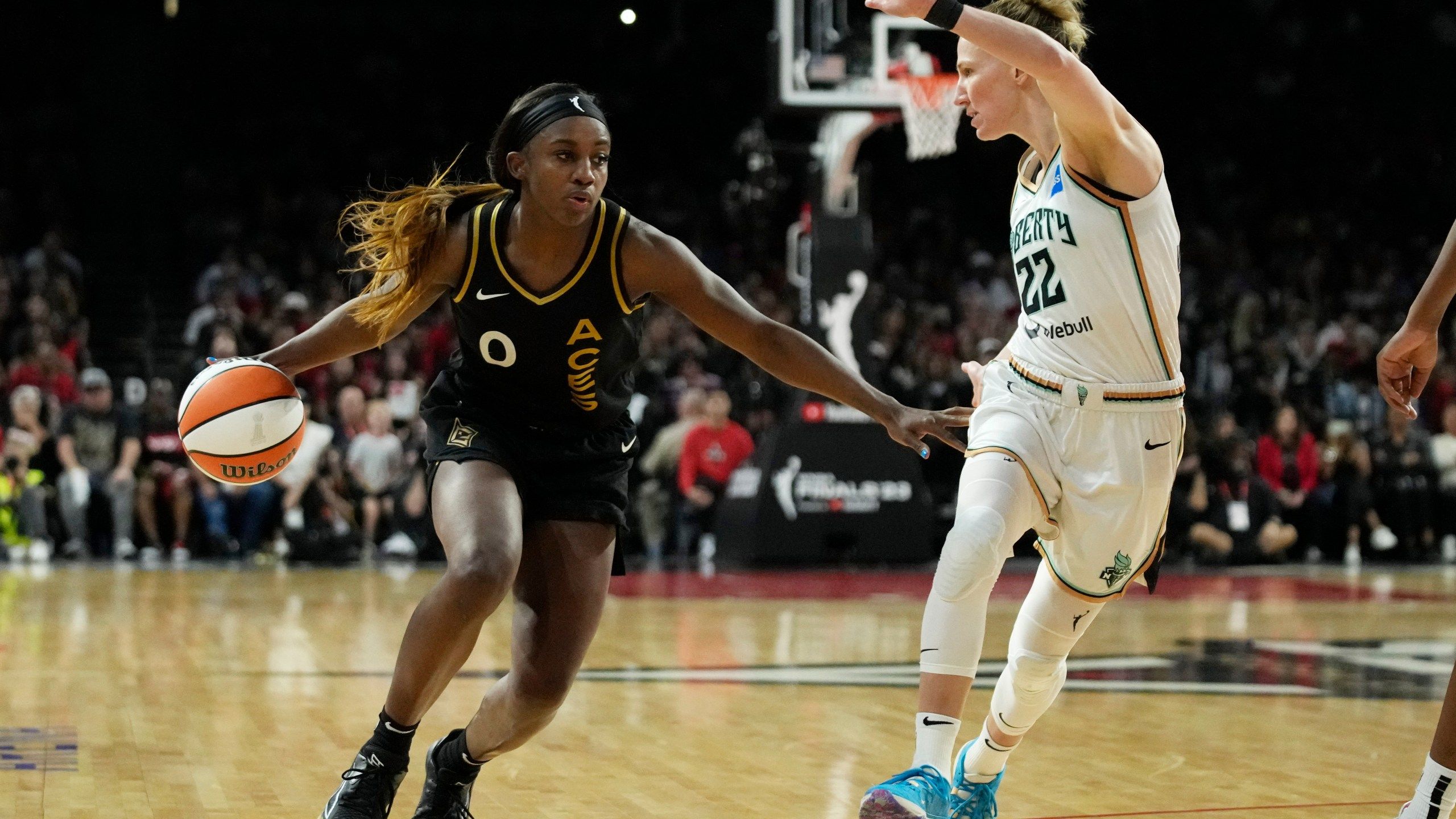 2560x1440 Nothing Shy About Jackie Young's All Around Game For Las Vegas Aces