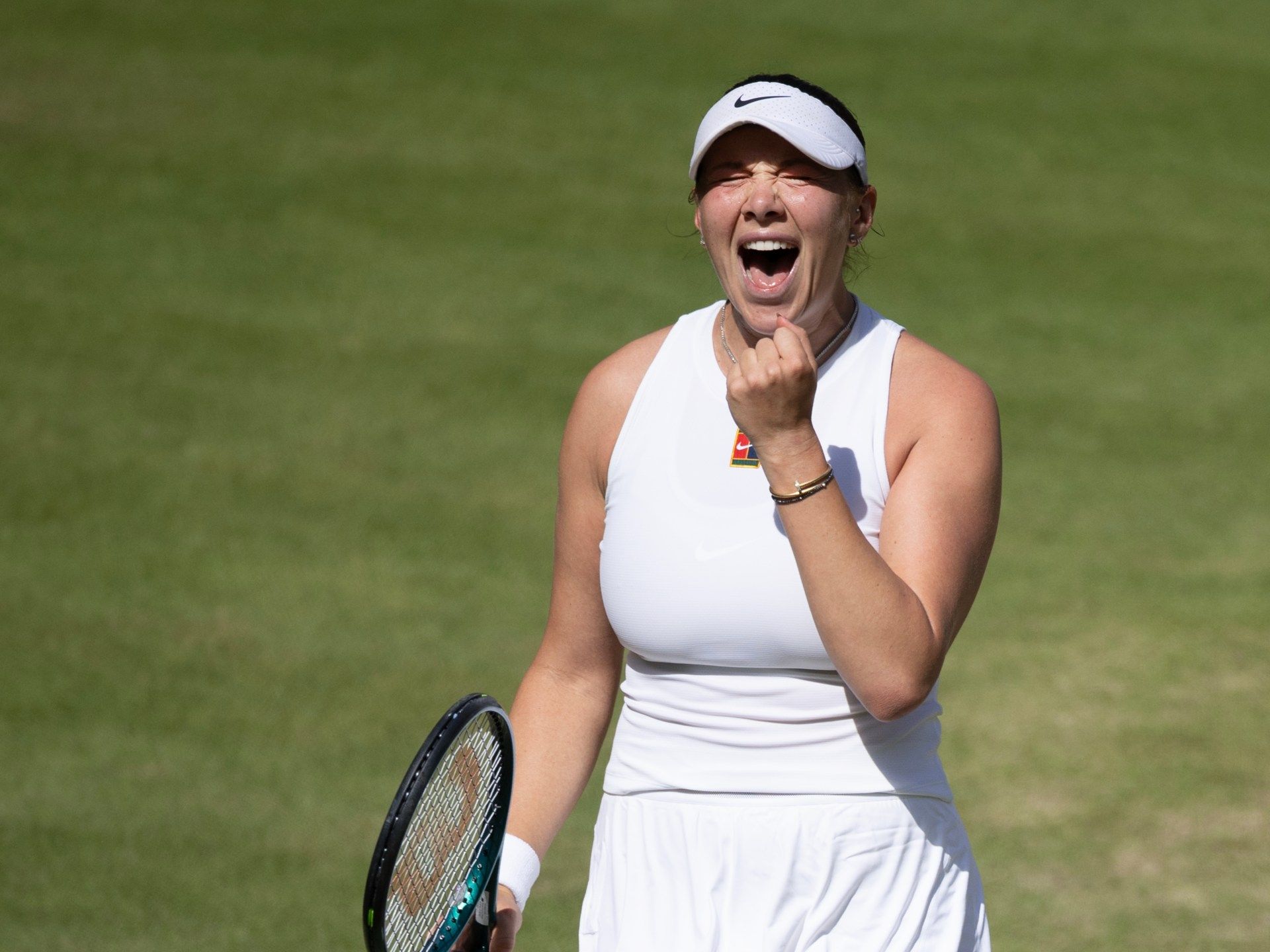 1920x1440 Amanda Anisimova upsets Aryna Sabalenka to reach Wimbledon tennis final