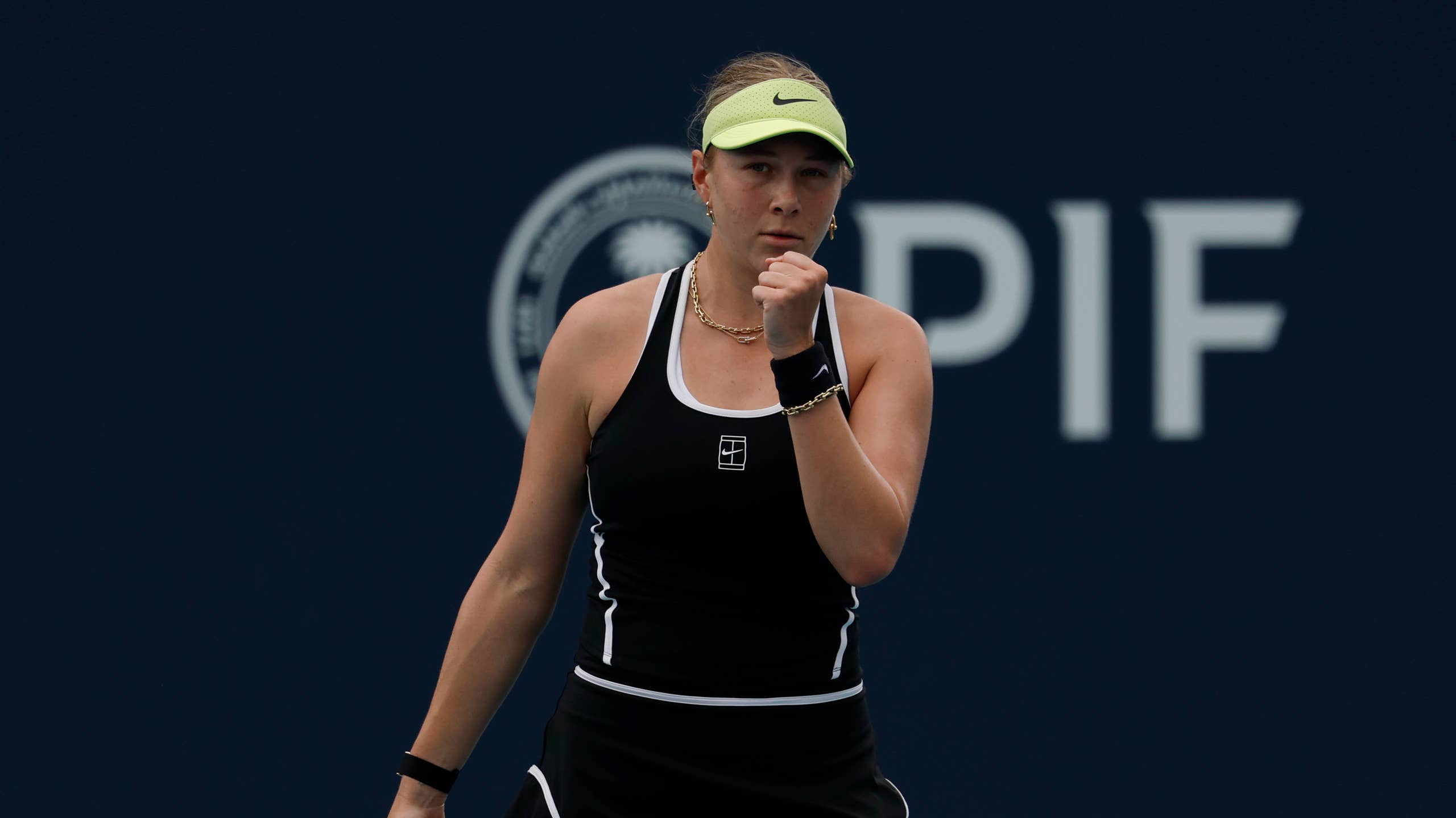 2560x1440 Tennis Star Amanda Anisimova Announces Change Amid Tough Season