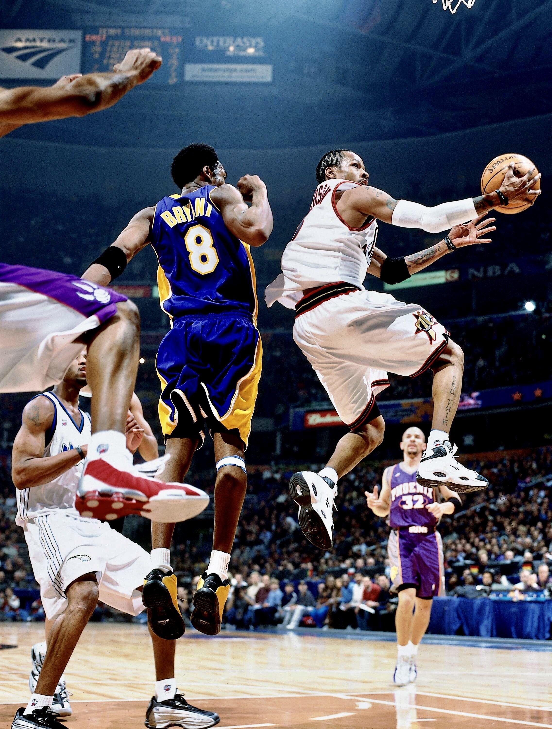 Sporting basketball players. Аллен Айверсон. Аллен Айверсон баскетболист. Аллен Айверсон 2001. Allen Iverson Kobe Bryant.