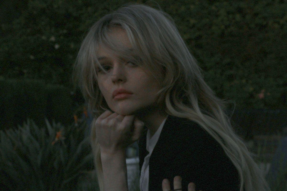 1200x800 Emily Alyn Lind wallpaper