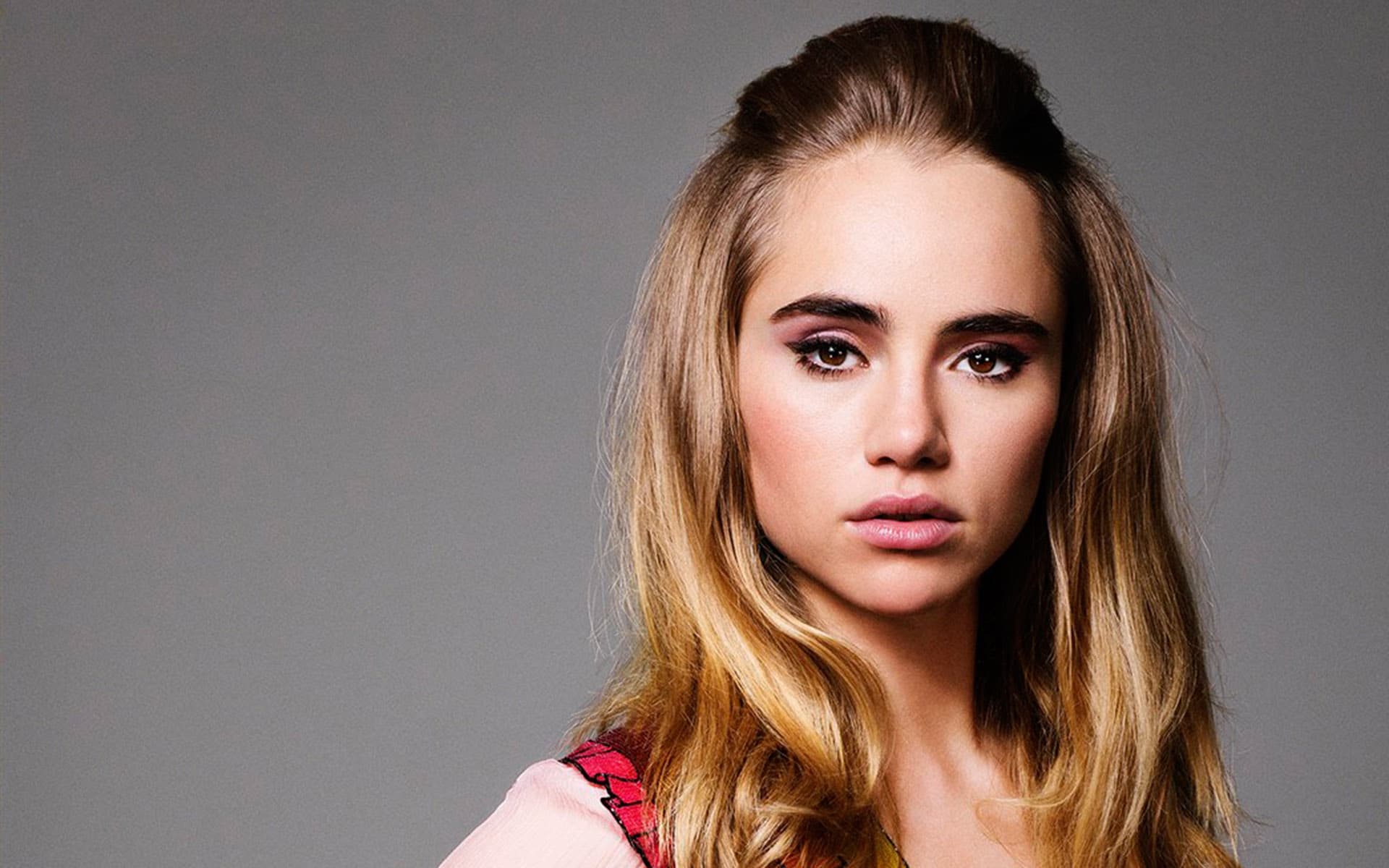 1920x1200 Suki Waterhouse Wallpaper