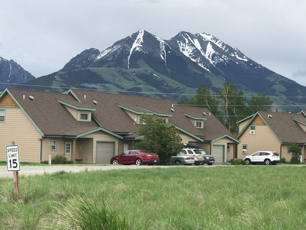 1024x768 Yellowstone North Gorgeous Paradise Valley!