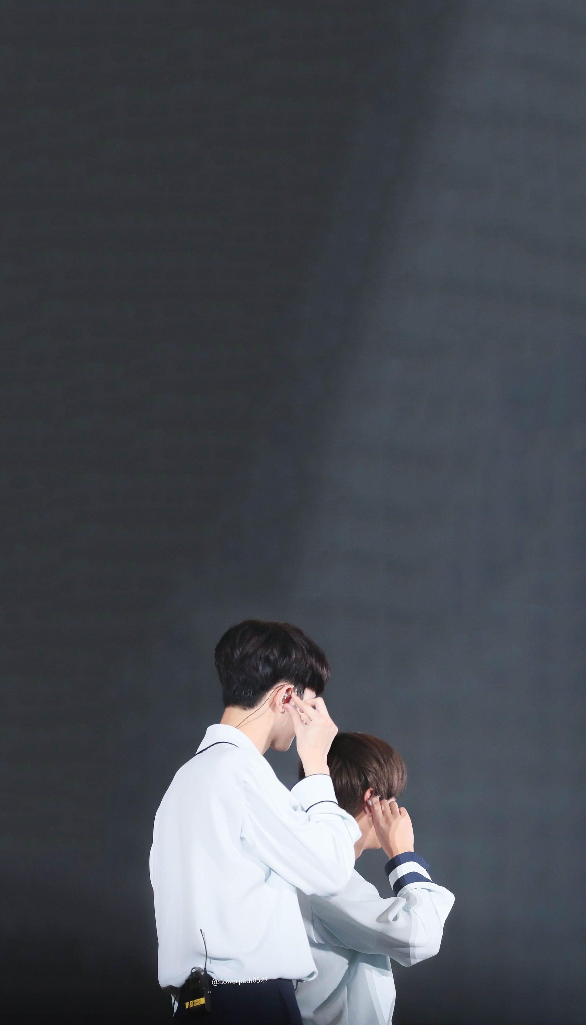 1879x3284 Lai Guan Lin Wallpaper