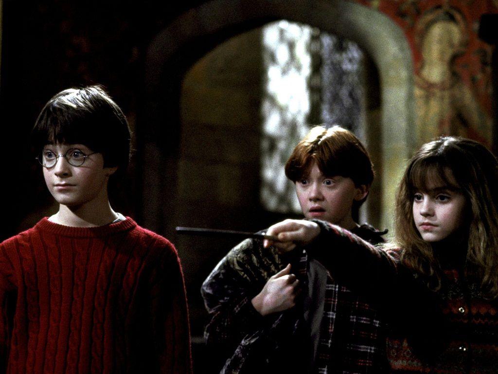 1024x768 Harry Potter and the Philosopher's Stone (2001) Male Characters Wallpaper