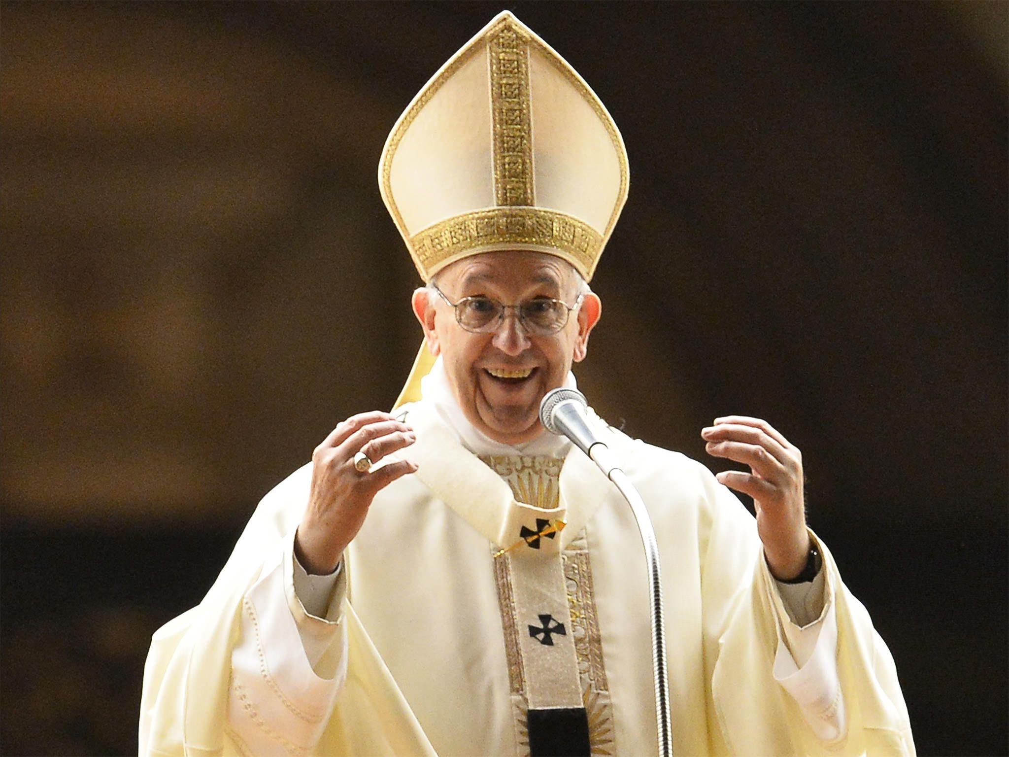 2048x1536 Pope Wallpaper