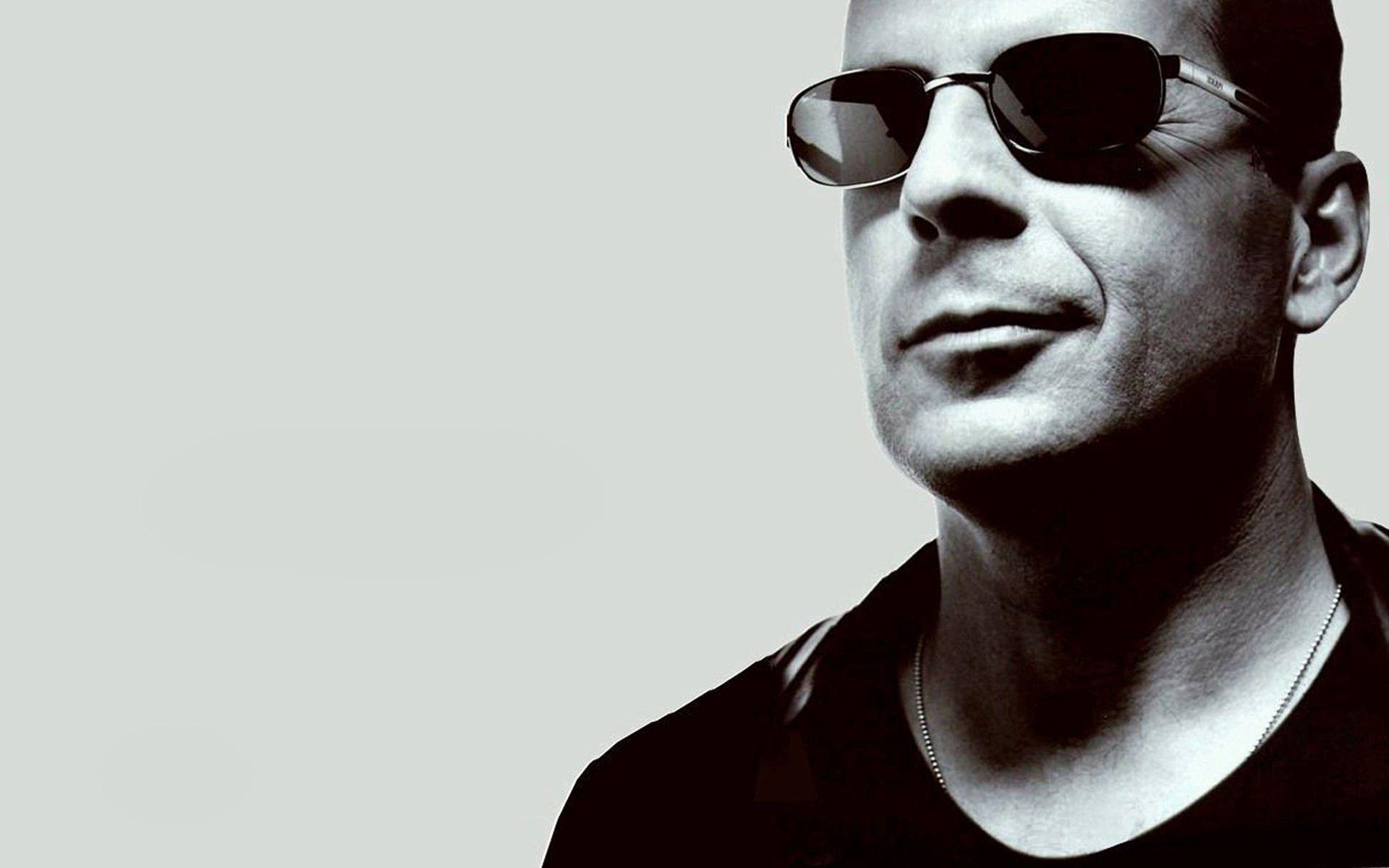 1920x1200 Bruce Willis Old Pics 1280x800 Resolution Wallpaper, HD Celebrities 4K Wallpaper, Image, Photo and Background