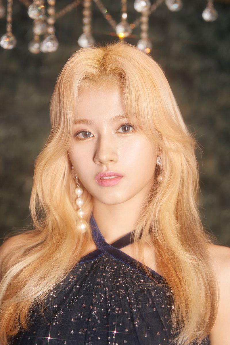 800x1200 TWICE. Gallery