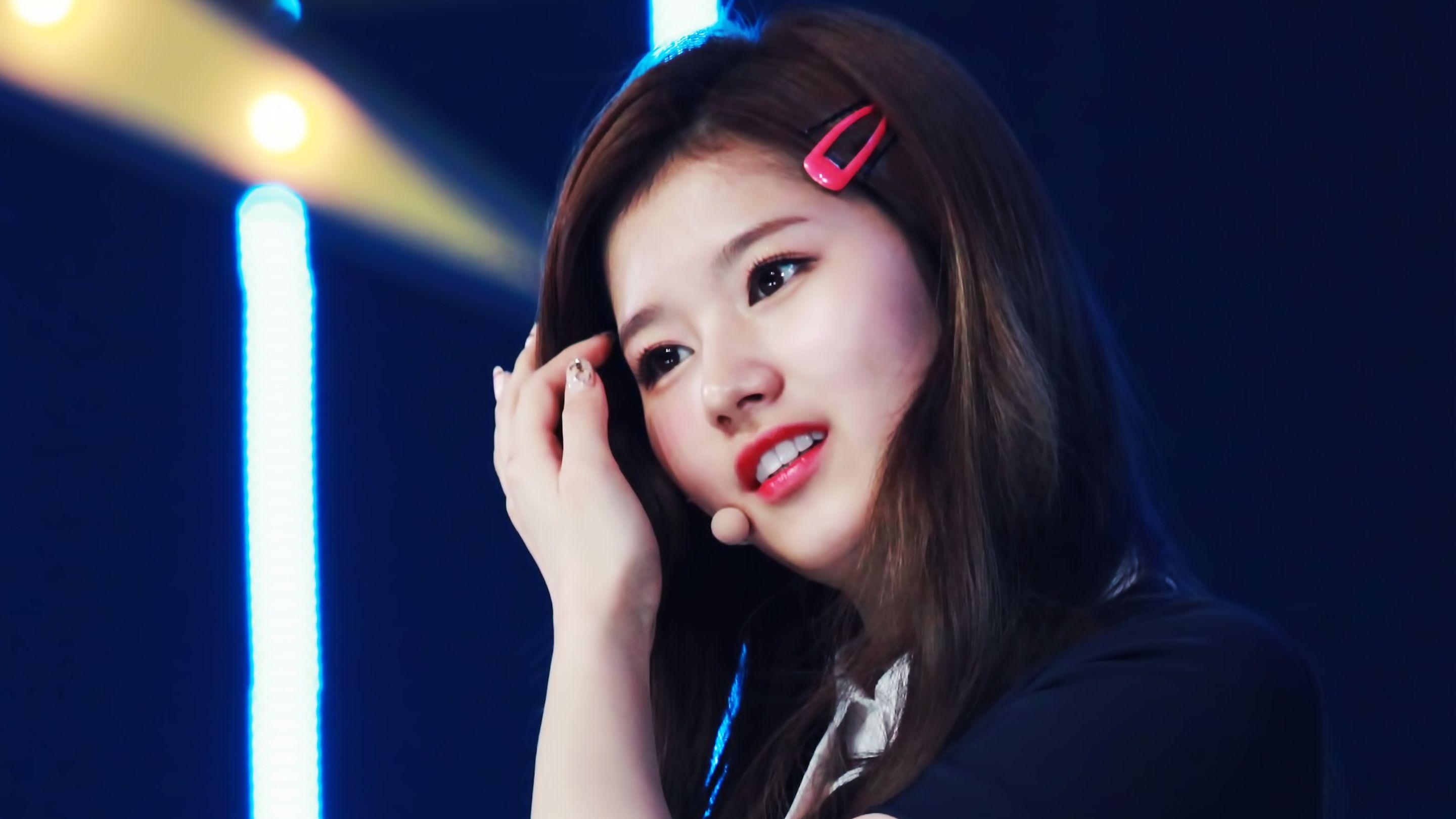 2880x1620 Twice Sana FREE Picture