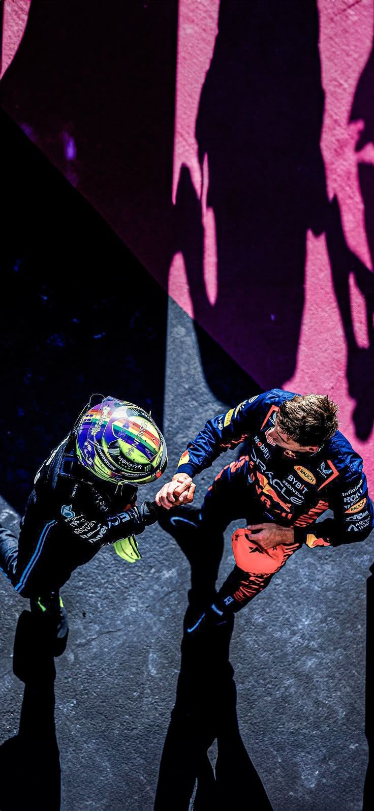 736x1595 Lewis Hamilton Max Verstappen F1 iPhone Wallpaper