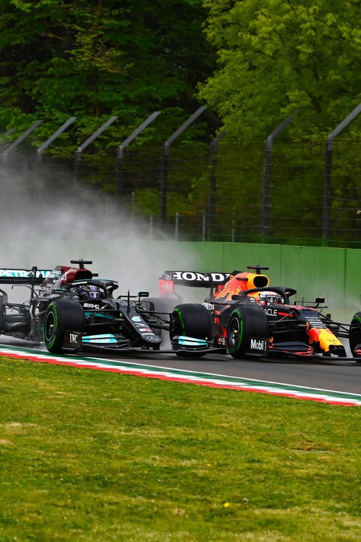 736x1103 Lewis Hamilton & Max Verstappen first lap battle, 2021 Imola GP