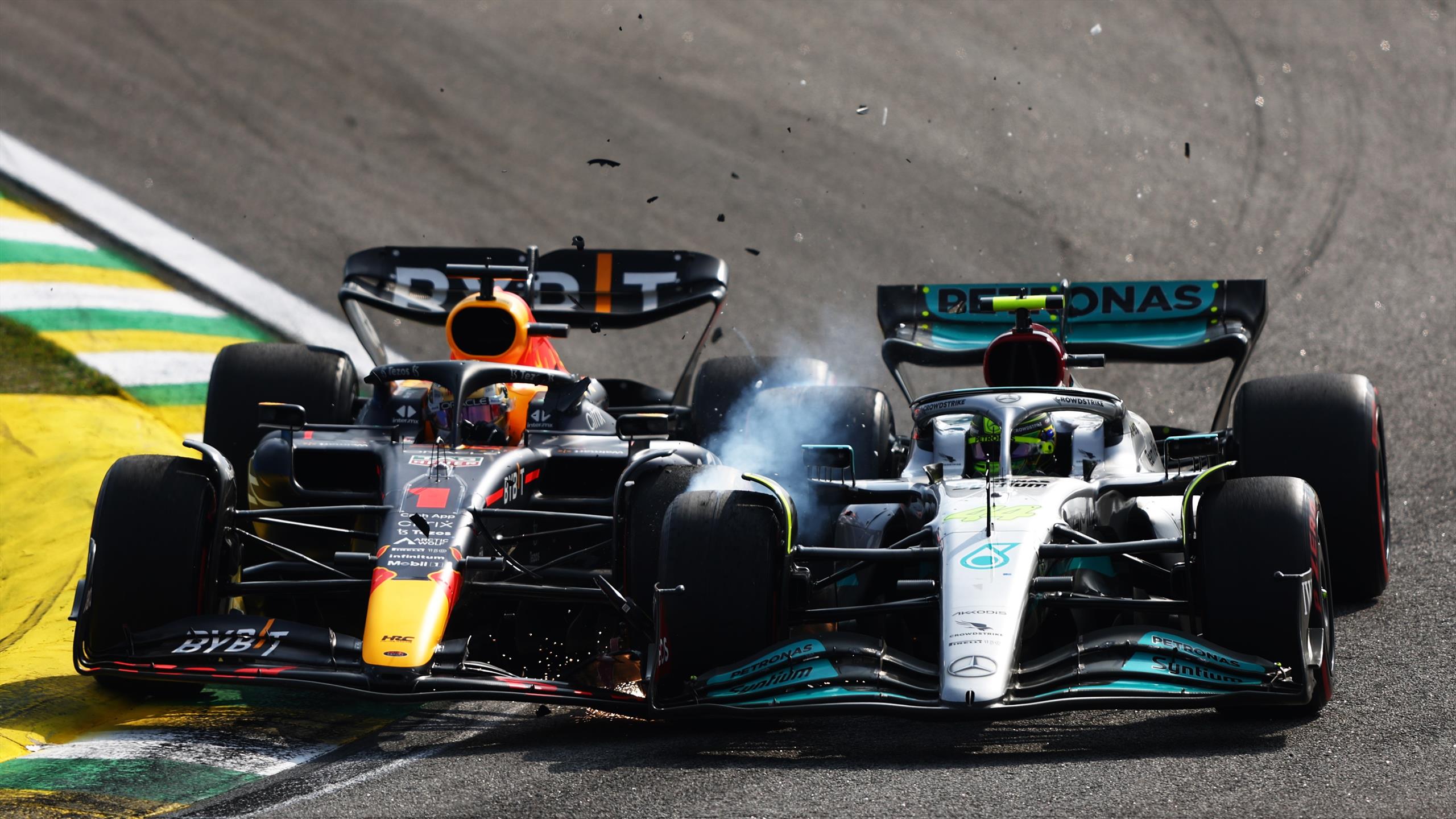 2560x1440 Max Verstappen says he 'doesn't understand' why he and Lewis Hamilton have so regularly collided in F1