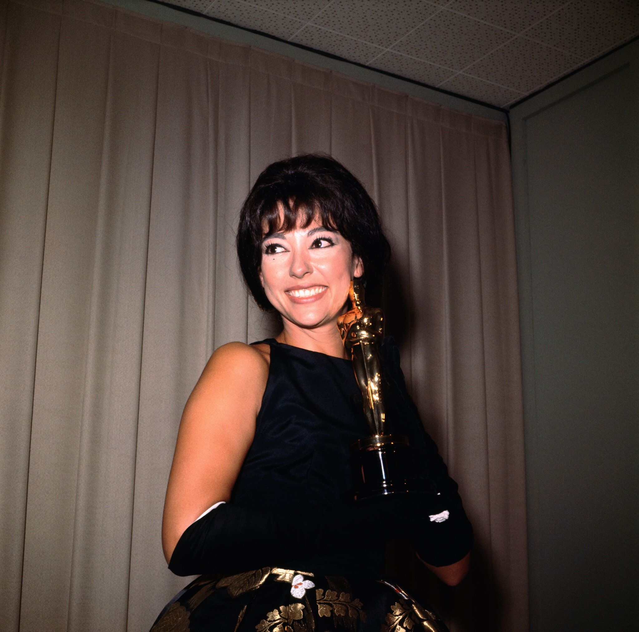 2048x2026 Oscars Rewind: When Rita Moreno Made History and Thanked No One