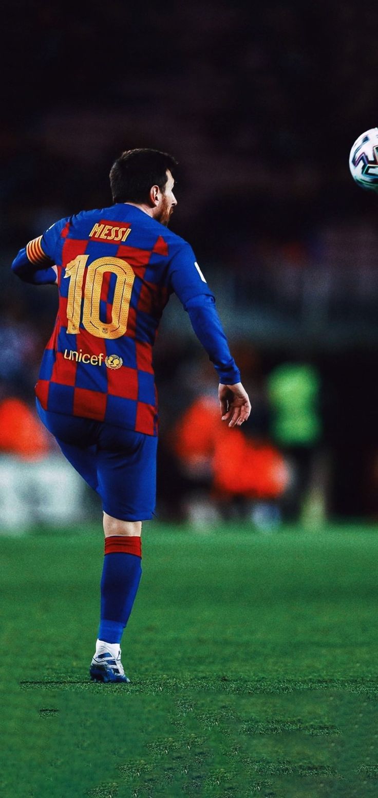 736x1553 Lionel Messi