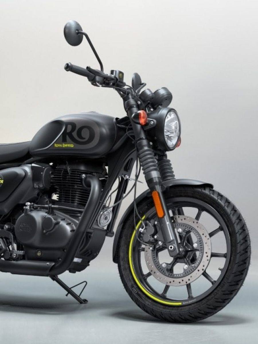 900x1200 स्मार्ट लुक. धांसू कलर! Hunter 350 का नया अवतार लॉन्च, कीमत है इतनी enfield hunter 350 new graphite grey colour launched price at rs 1 77 lakh features mileage details