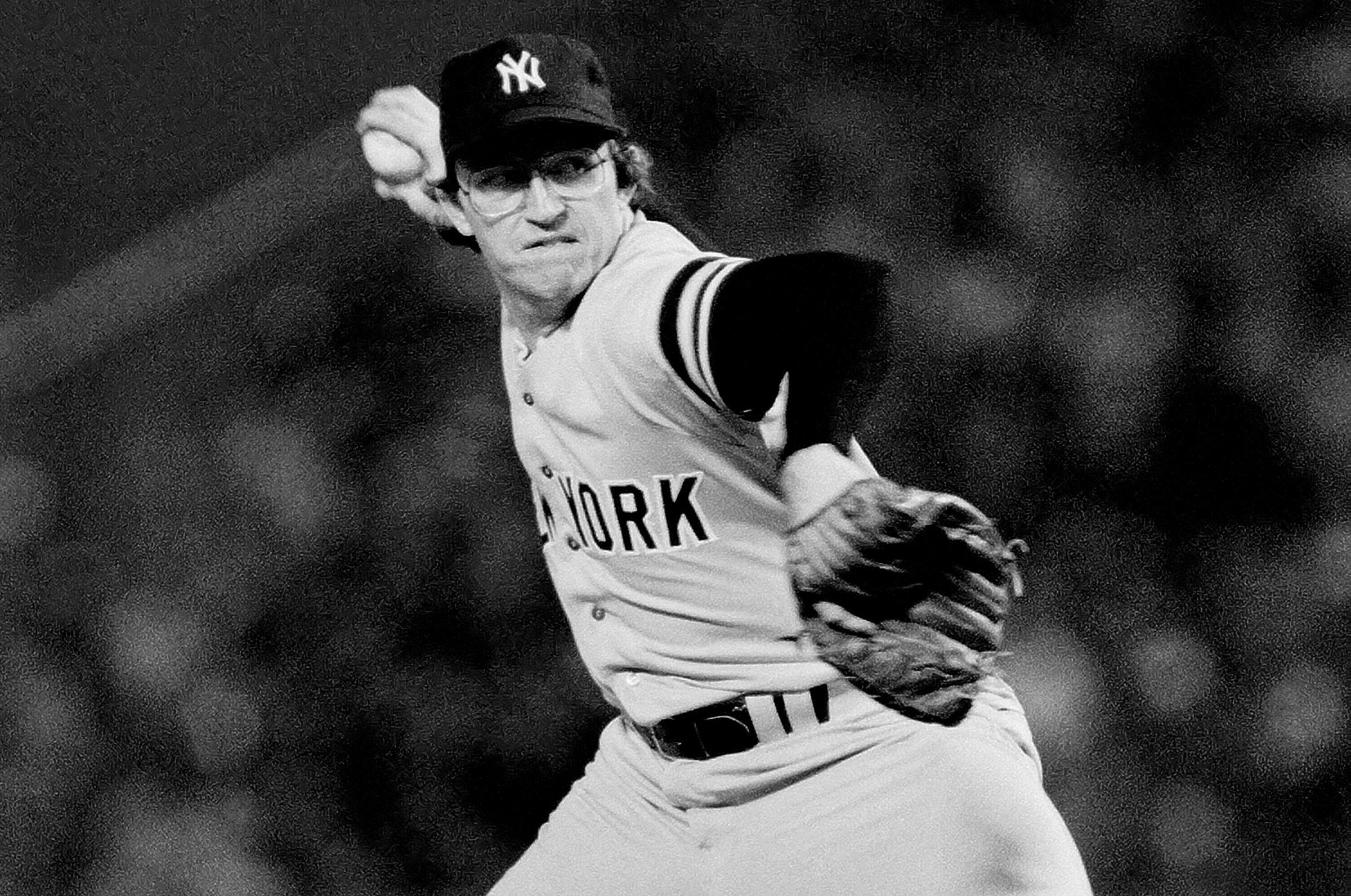 2400x1592 Today's Yankees Birthday: Thurman Munson