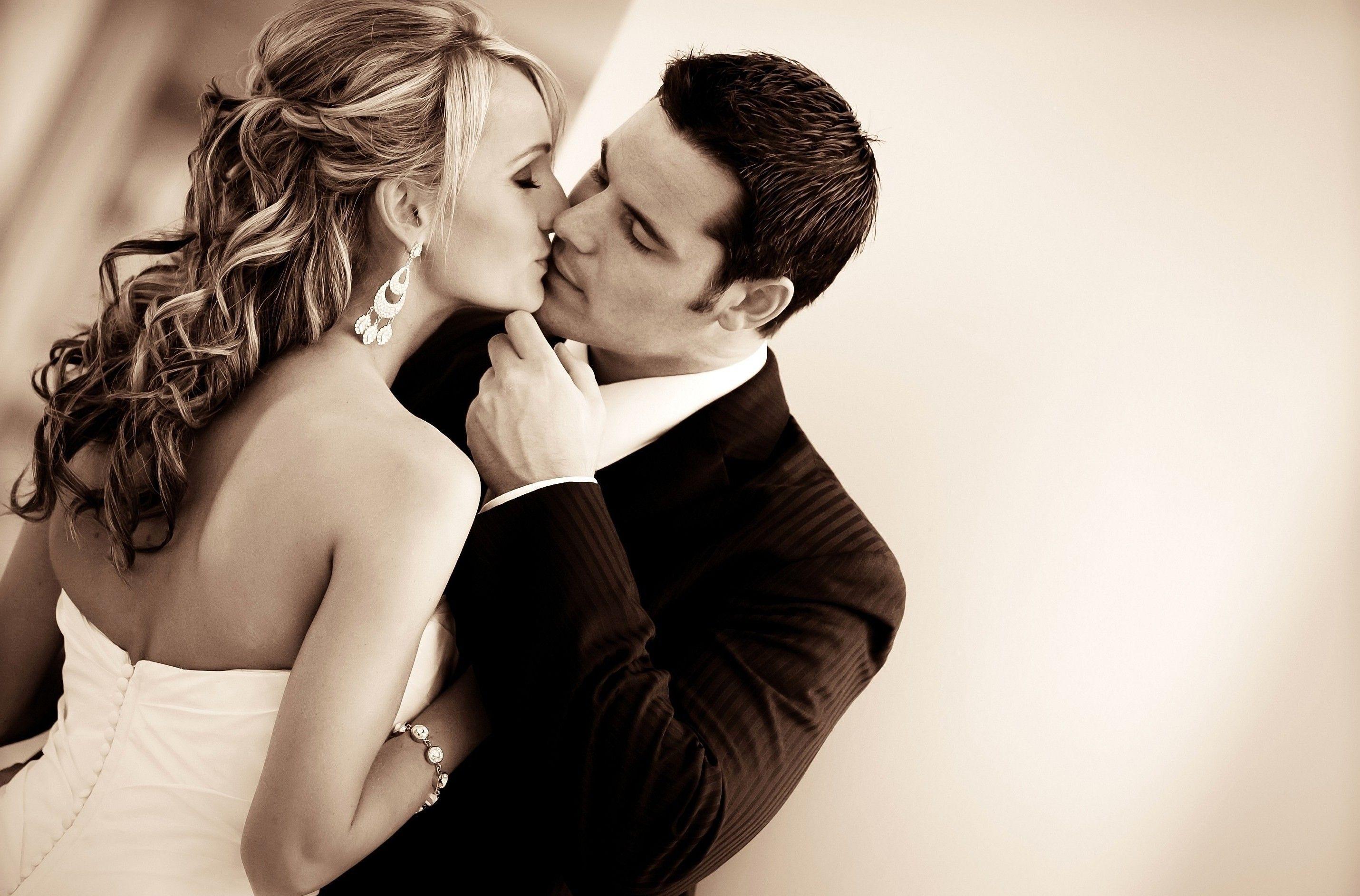 2861x1887 Bride Earrings Girl Groom Kiss Love Man Wallpaper:2861x1887