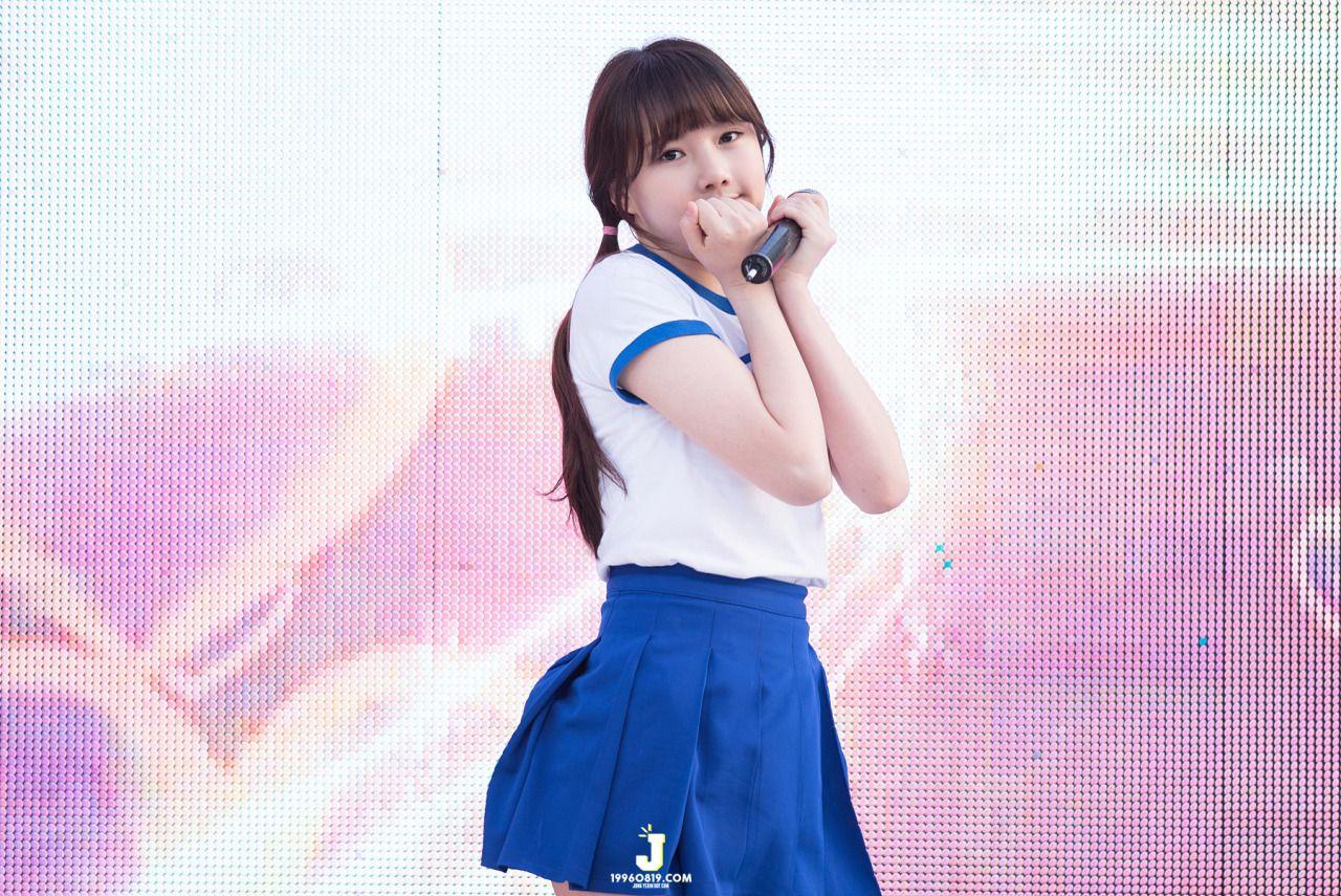1280x855 GFriend Yerin
