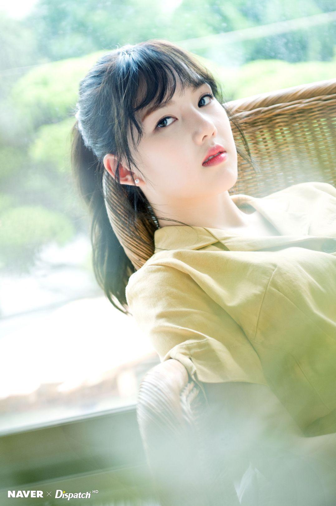 1078x1620 Naver x Dispatch HD Photo of GFRIEND's Yerin Parallel Jacket