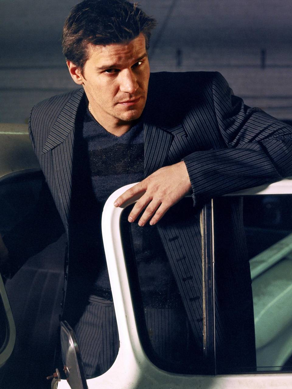 960x1280 David Boreanaz wallpaper