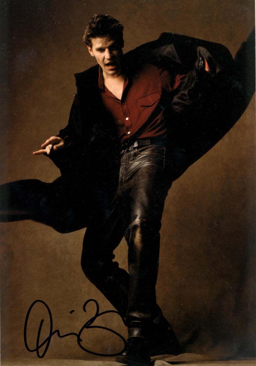 827x1181 Angel Boreanaz Photo