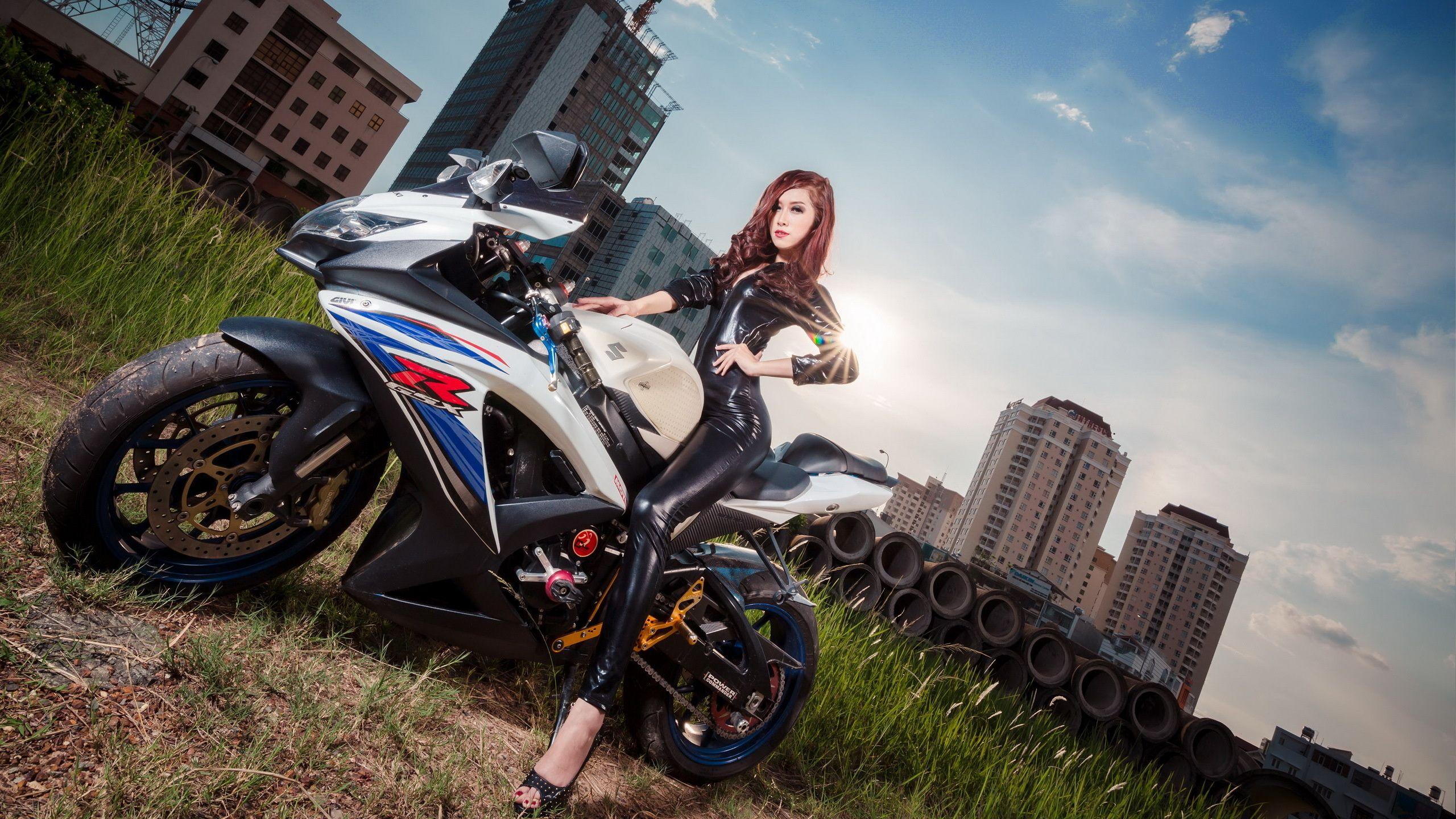 2560x1440 Jumpsuit asian latex Suzuki motorcycle wallpaperx1440