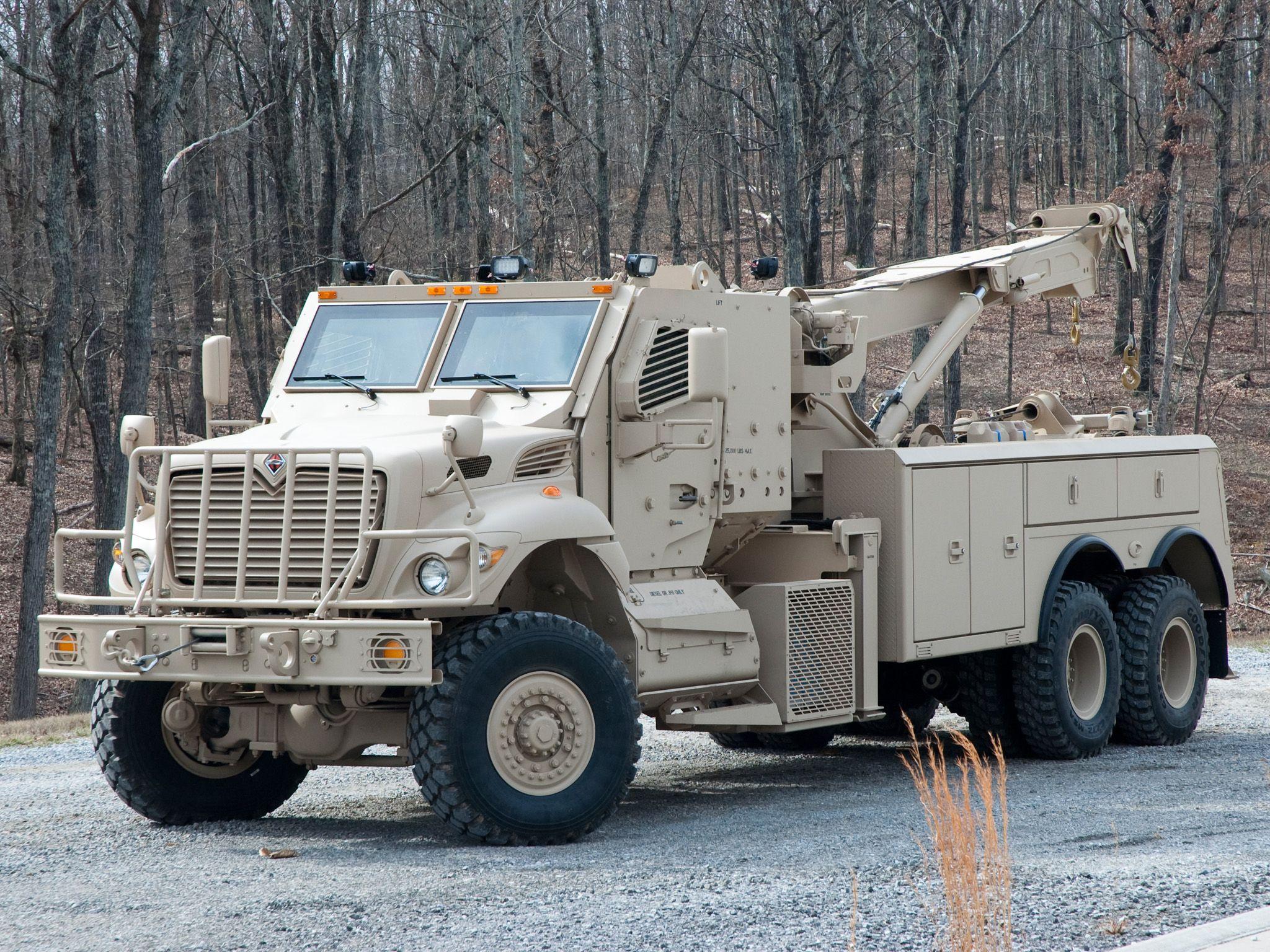 2048x1536 International MaxxPro 6NO6 Wrecker towtruck military wallpaperx1536