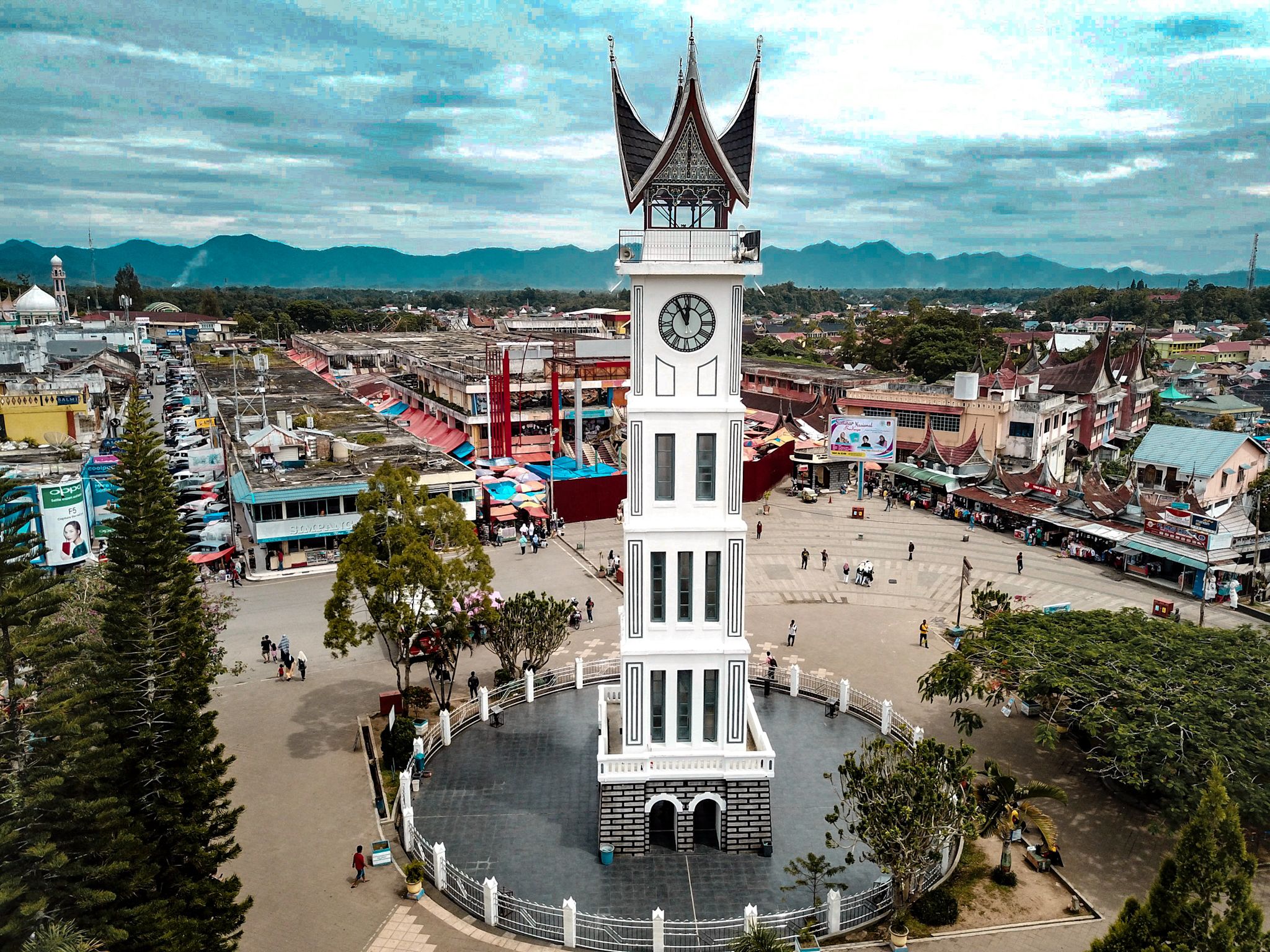 2048x1536 JAM GADANG, BUKIT TINGGI, SUMATERA