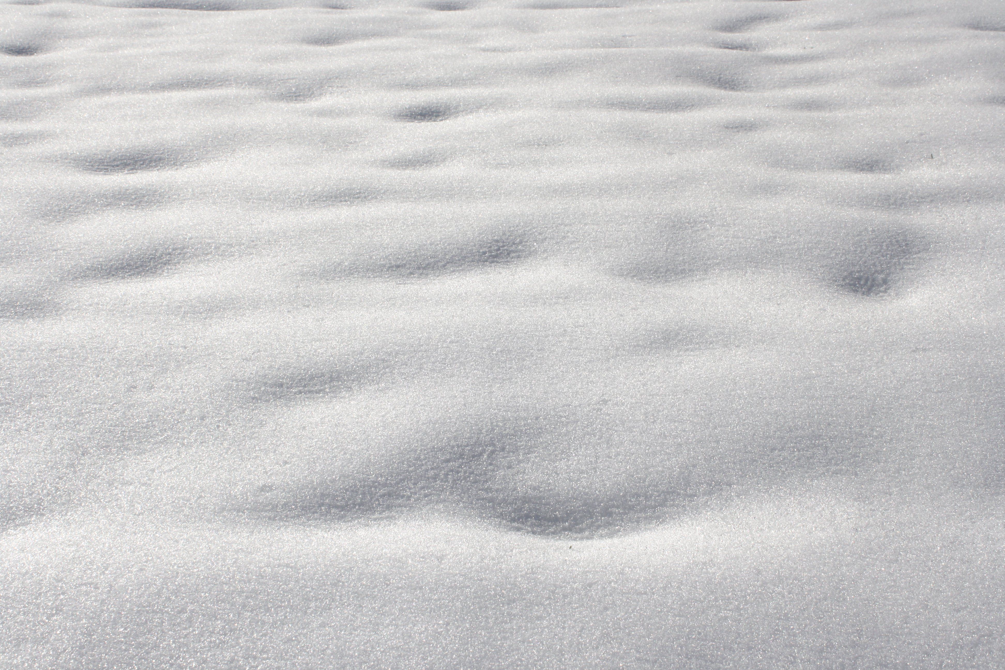 3888x2592 Field of Dimpled Snow