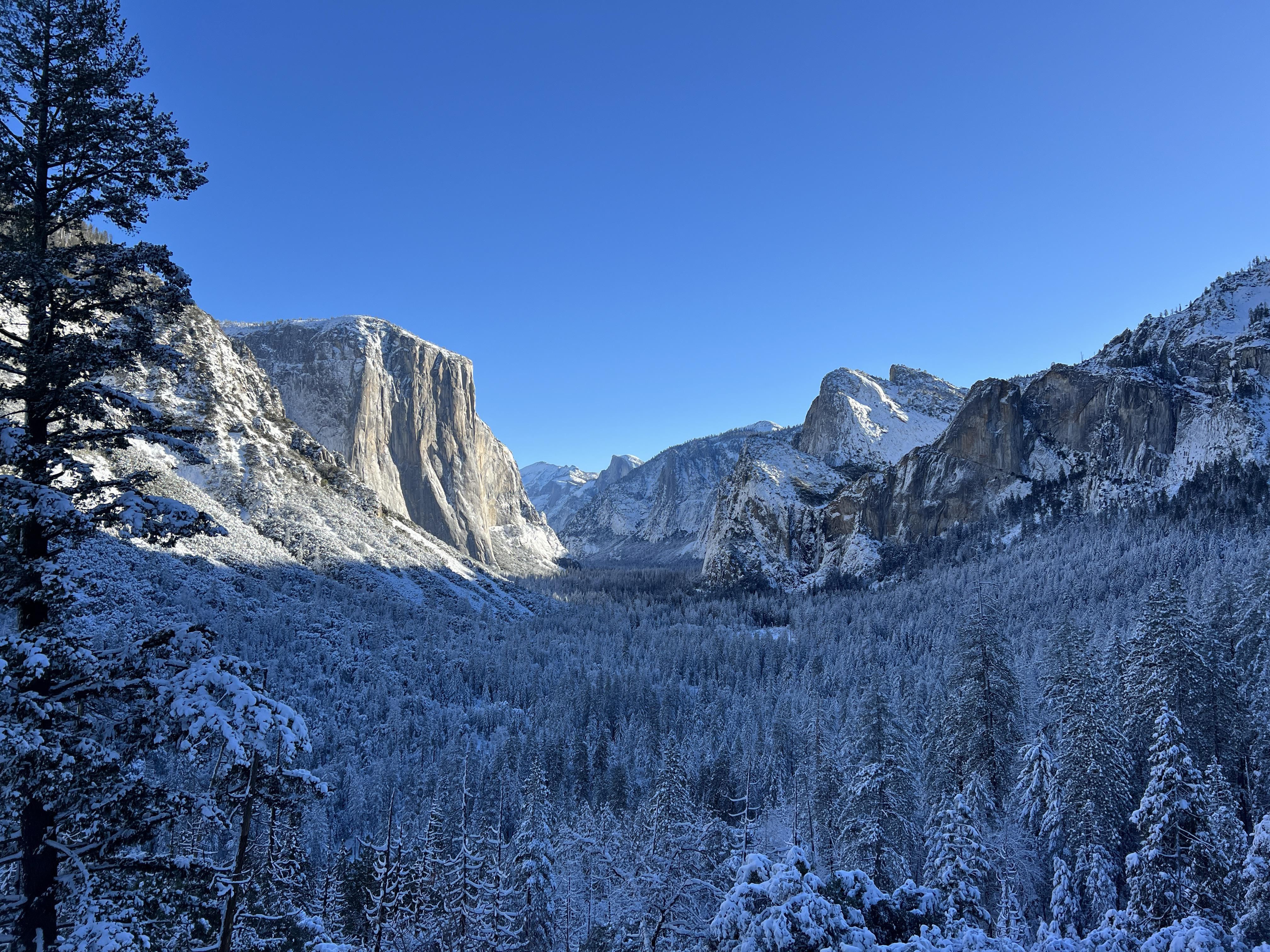 4032x3024 Lightly Dusted Valley Floor